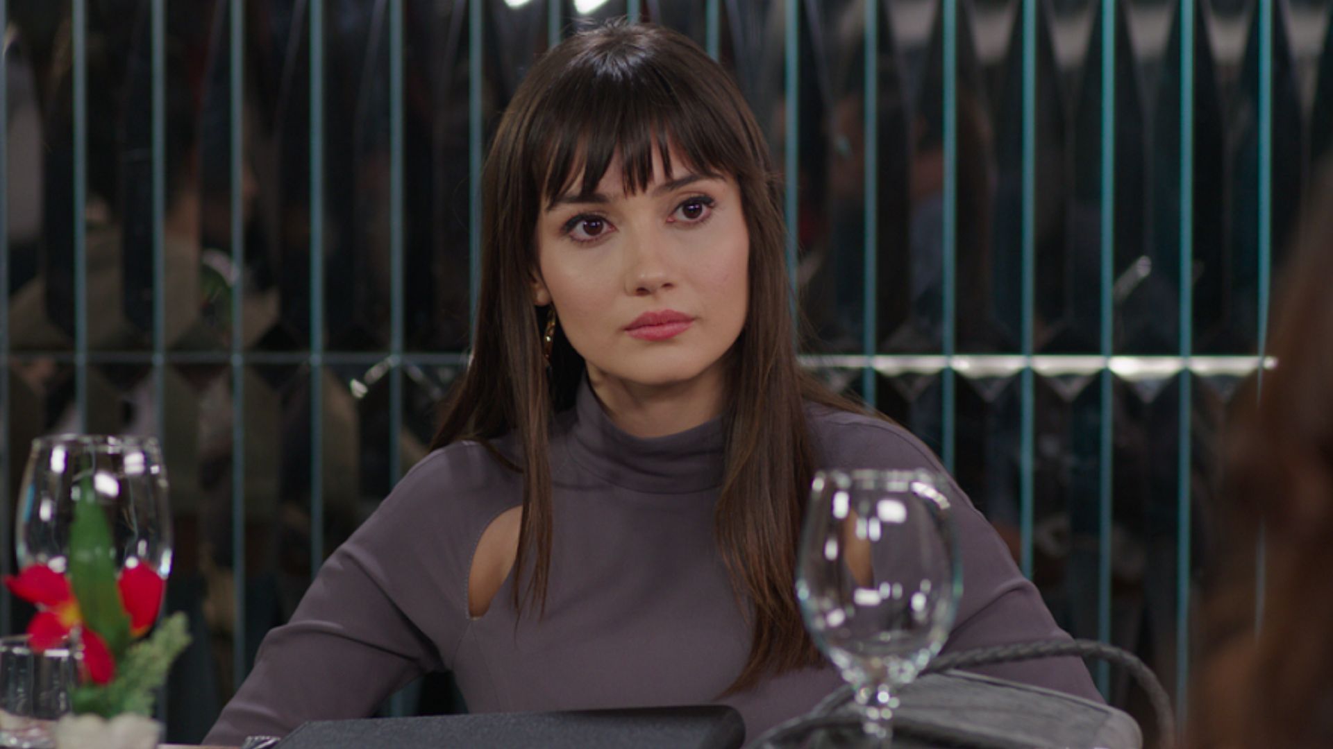 Zeynep in una scena di Forbidden Fruit 2