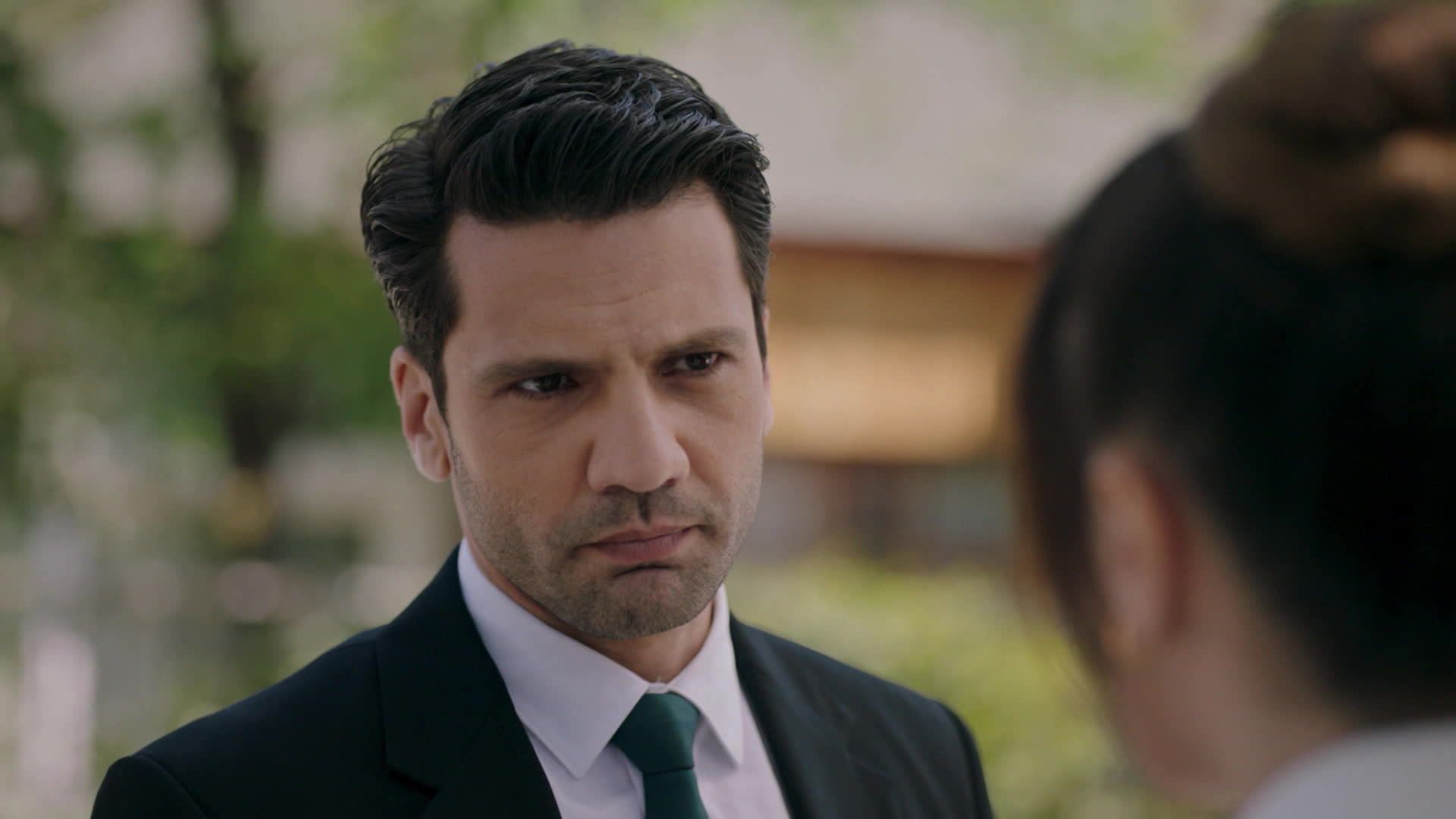 Ilgaz in una scena di Segreti di famiglia