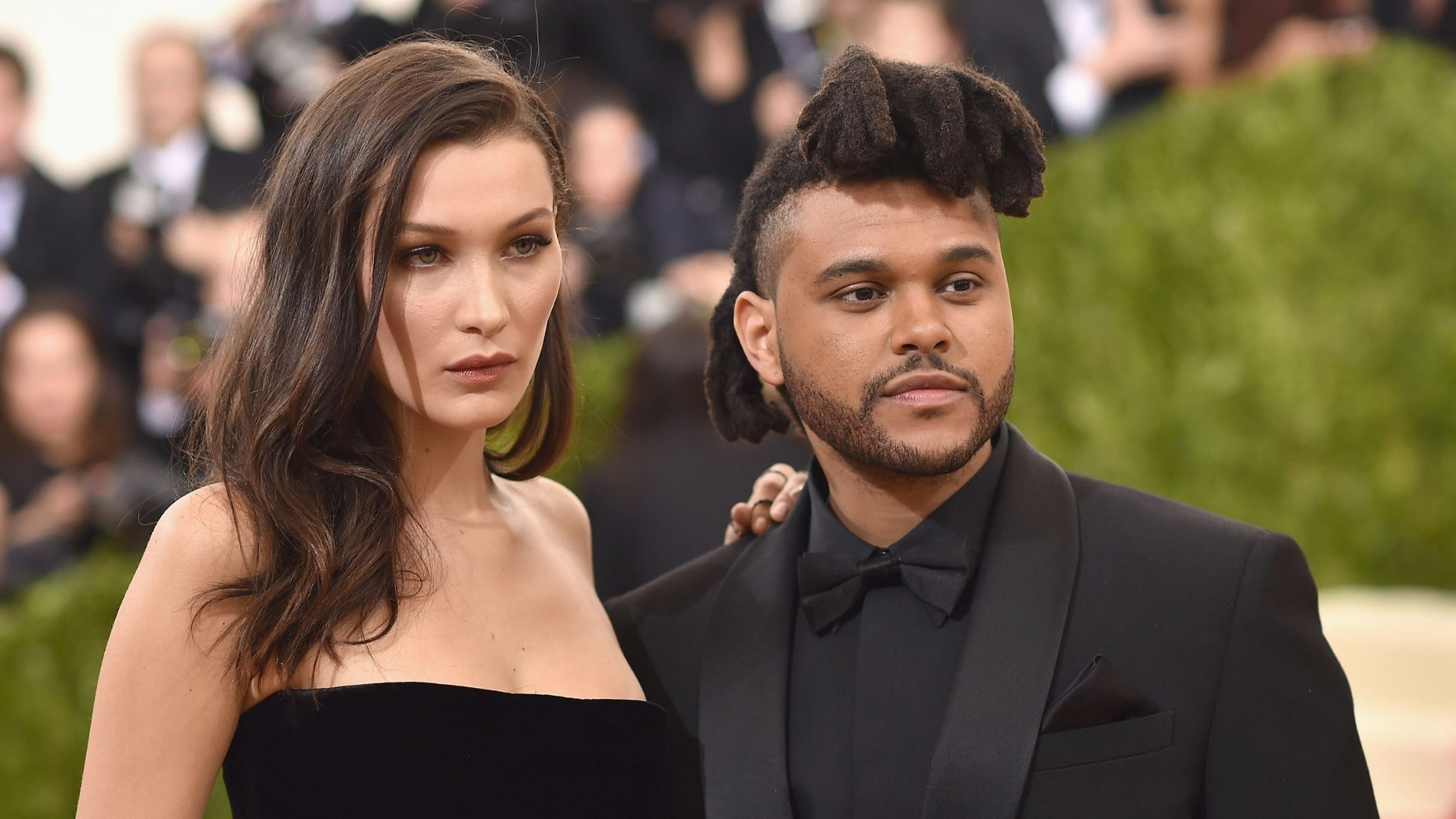 Bella Hadid e The Weeknd partecipano al Gala del Costume Institute "Manus x Machina: Fashion In An Age Of Technology" presso il Metropolitan Museum of Art il 2 maggio 2016 a New York City - Credits: Getty Images