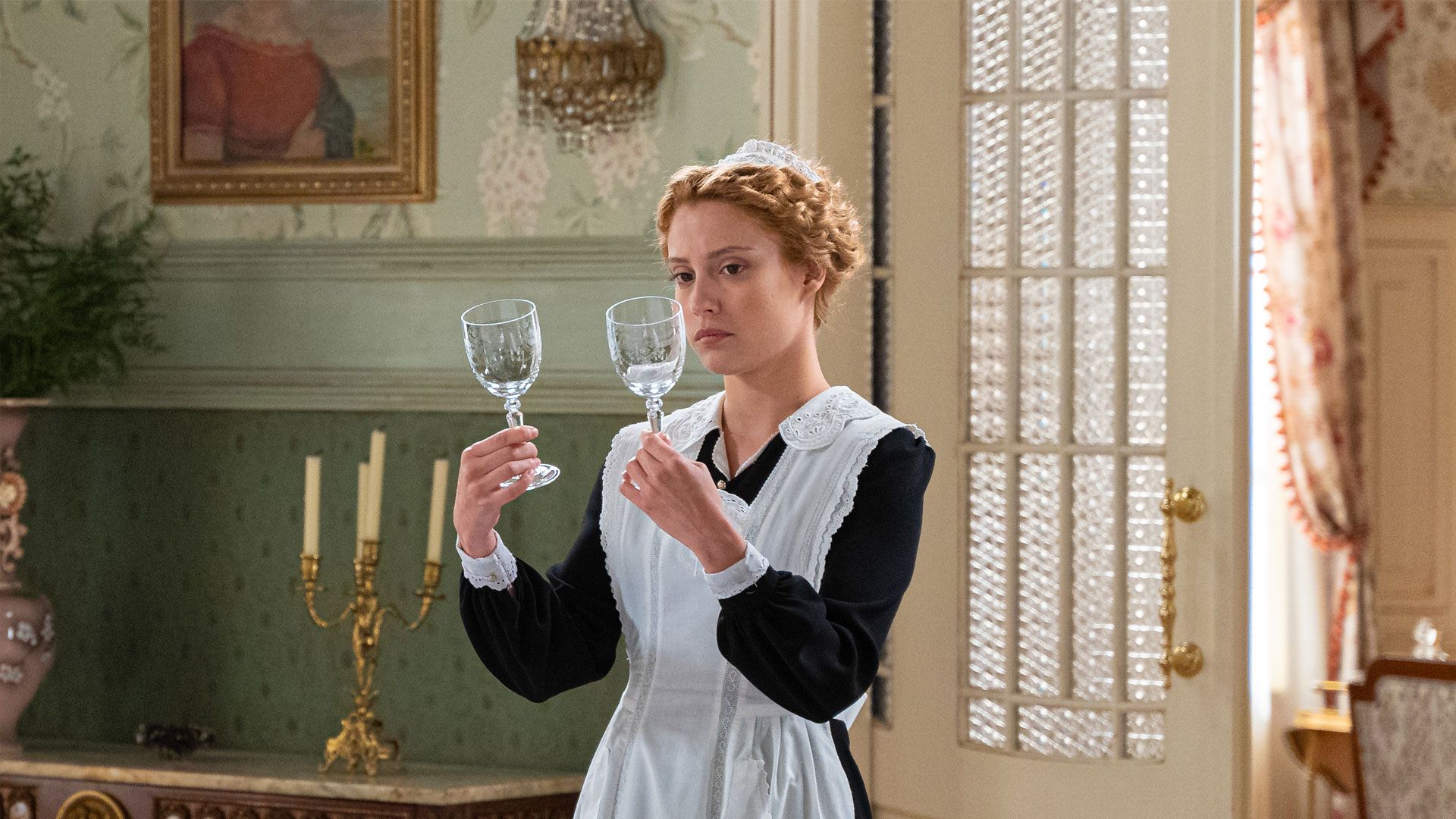Ana Garces (Jana Exposito) in La promessa