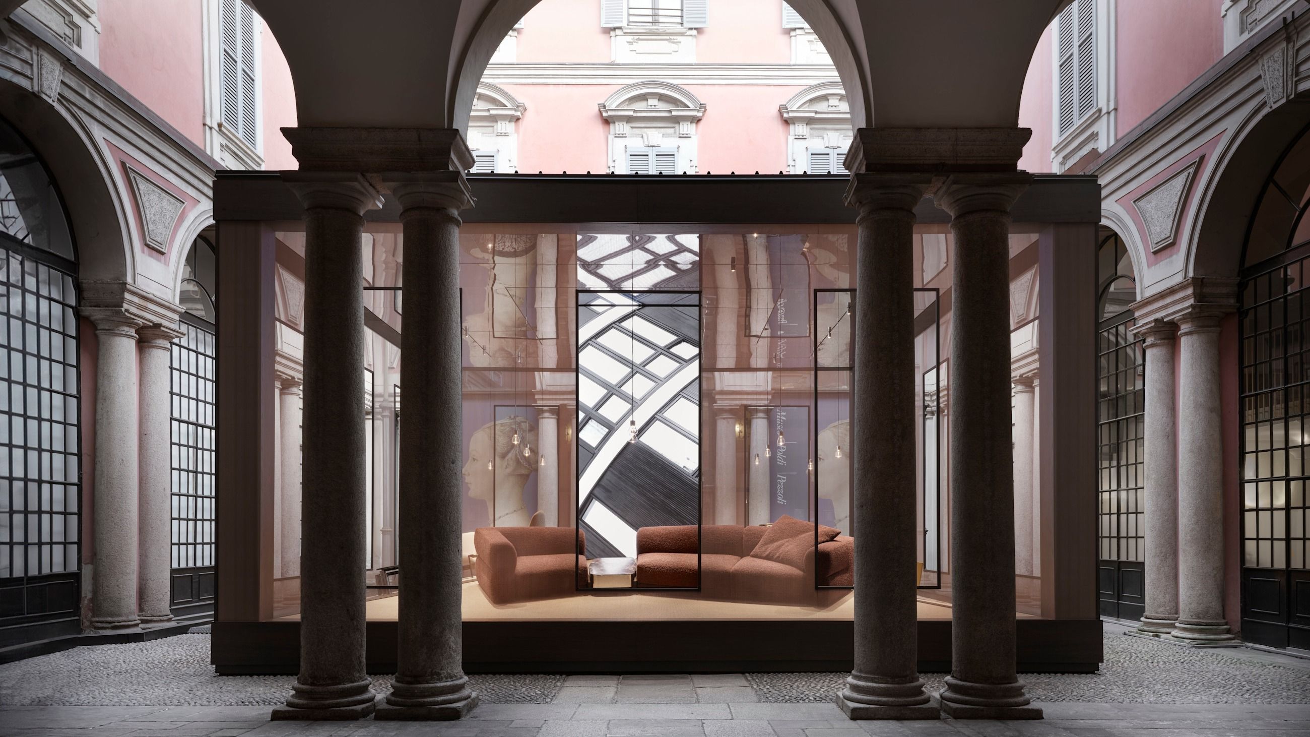 L’installazione Letters to Milan, ideata da Studio Klass all’interno del Museo Poldi Pezzoli in via Alessandro Manzoni 12.