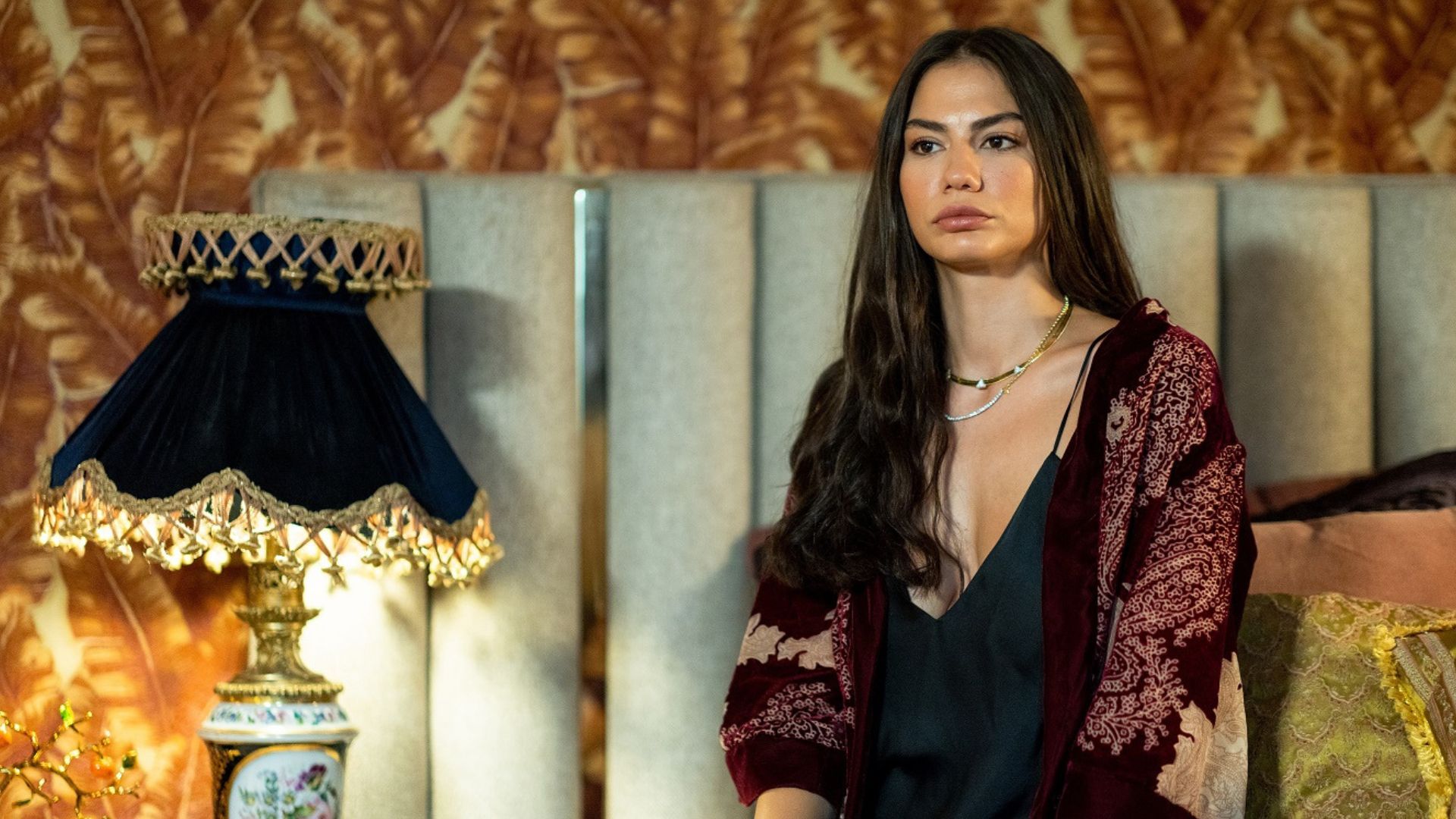 Demet Ozdemir in una scena di Io sono Farah