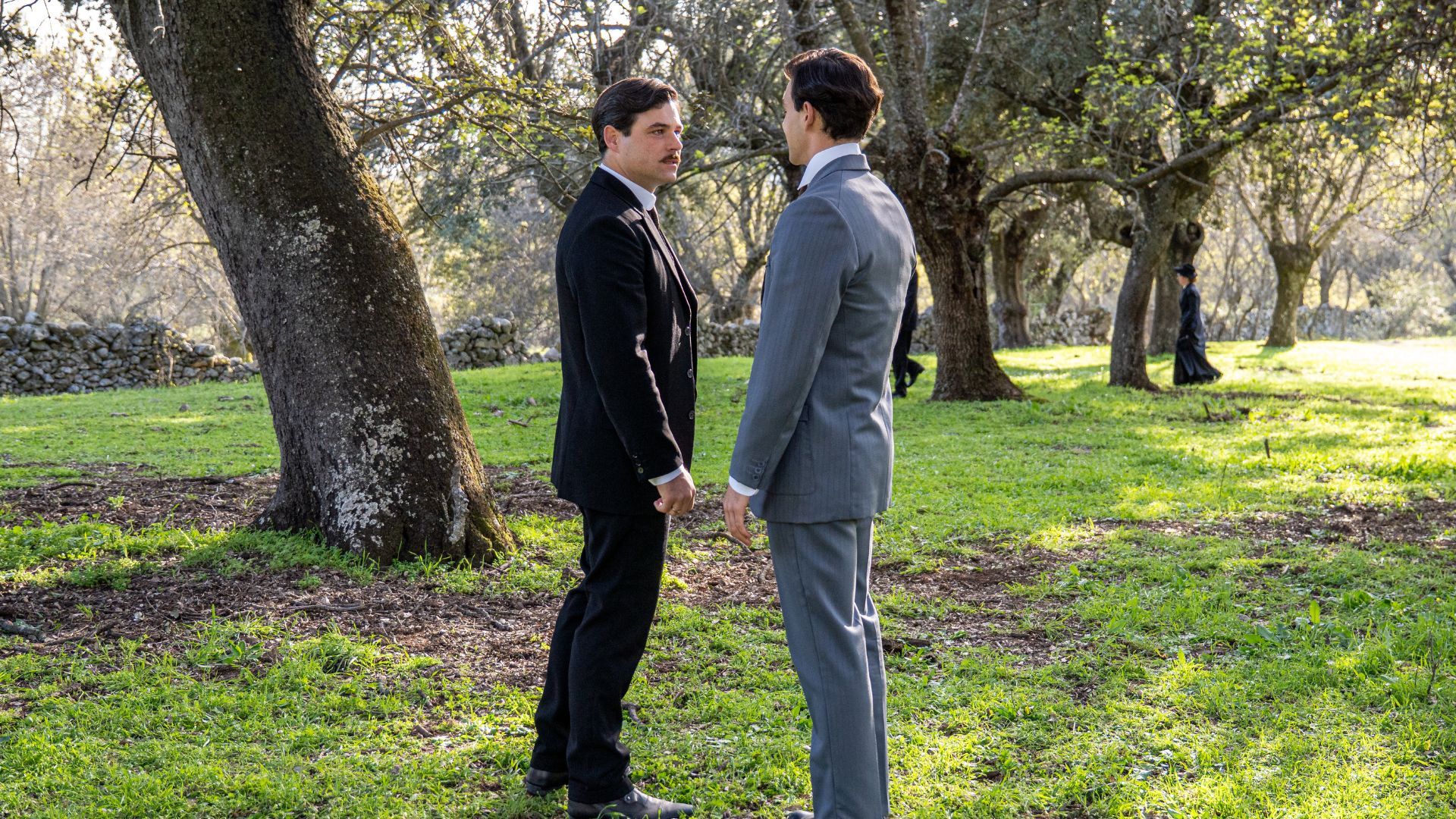 Xavi Lock (Curro De La Mata) e Arturo Sancho (Manuel) in una scena de La Promessa