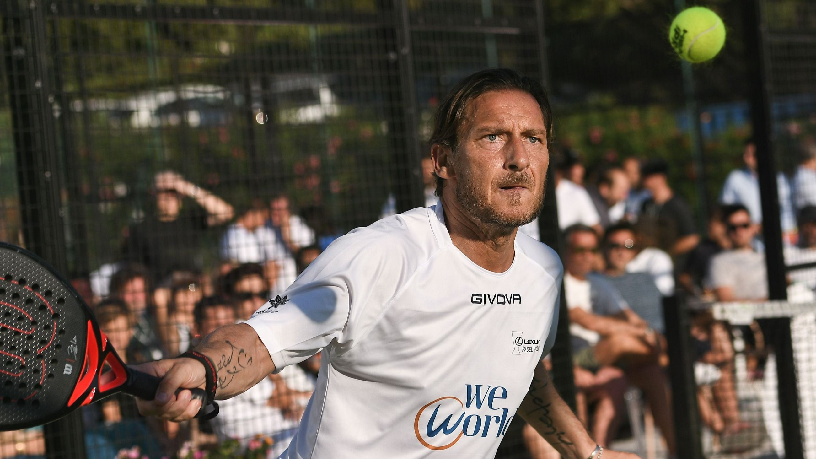 Francesco Totti durante il torneo di beneficenza Lexus Padel Vip Cup a favore dell'organizzazione We World Onlus, Italia 2021 - Credits: Getty Images
