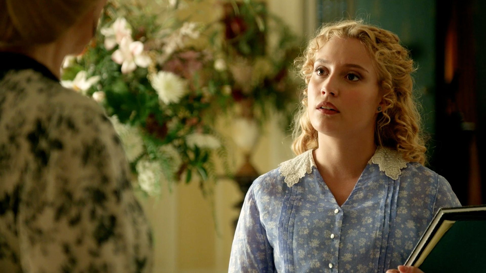 Ana Garces (Jana) in una scena de La Promessa