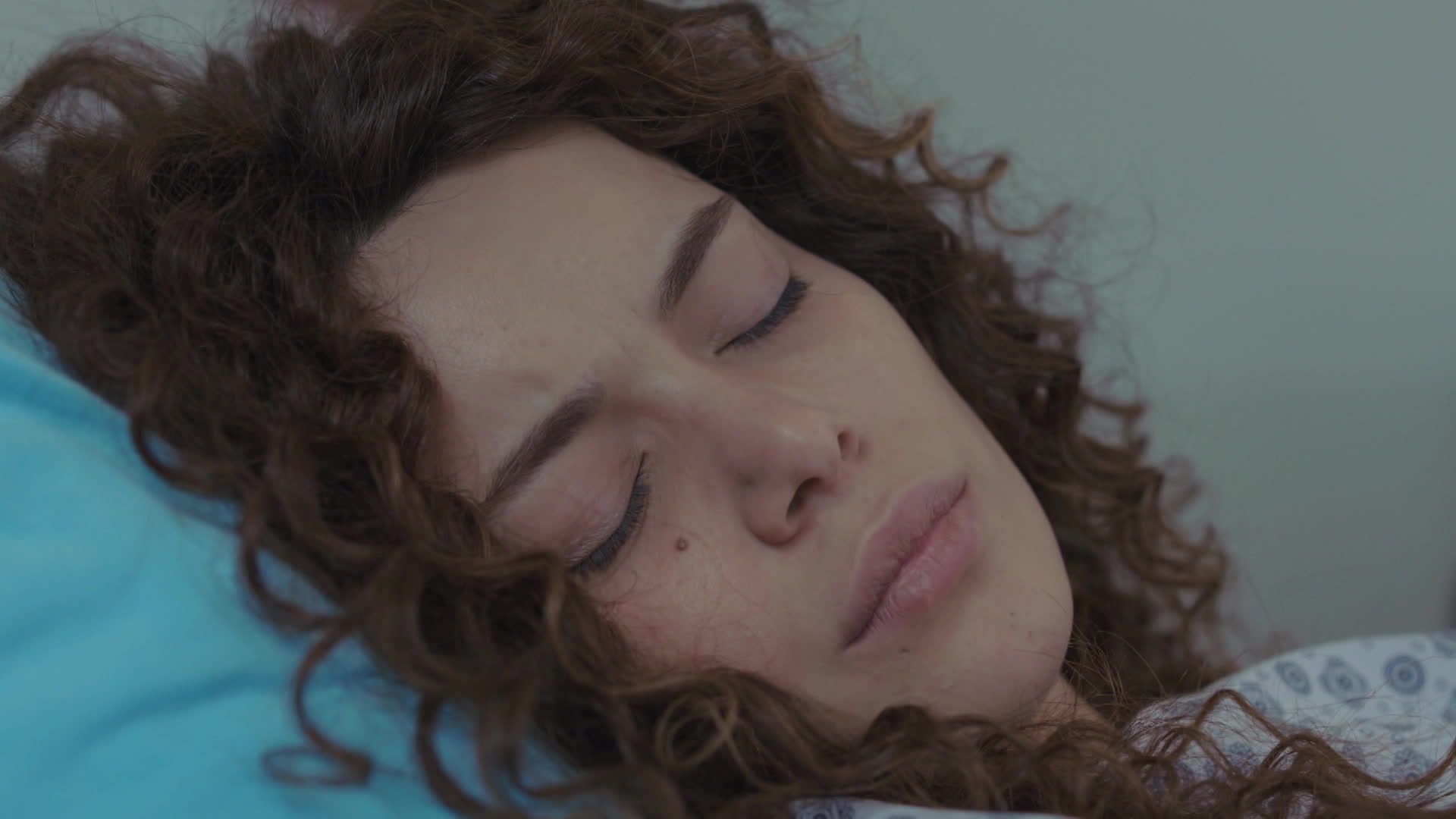 Sirin in una scena di La forza di una donna