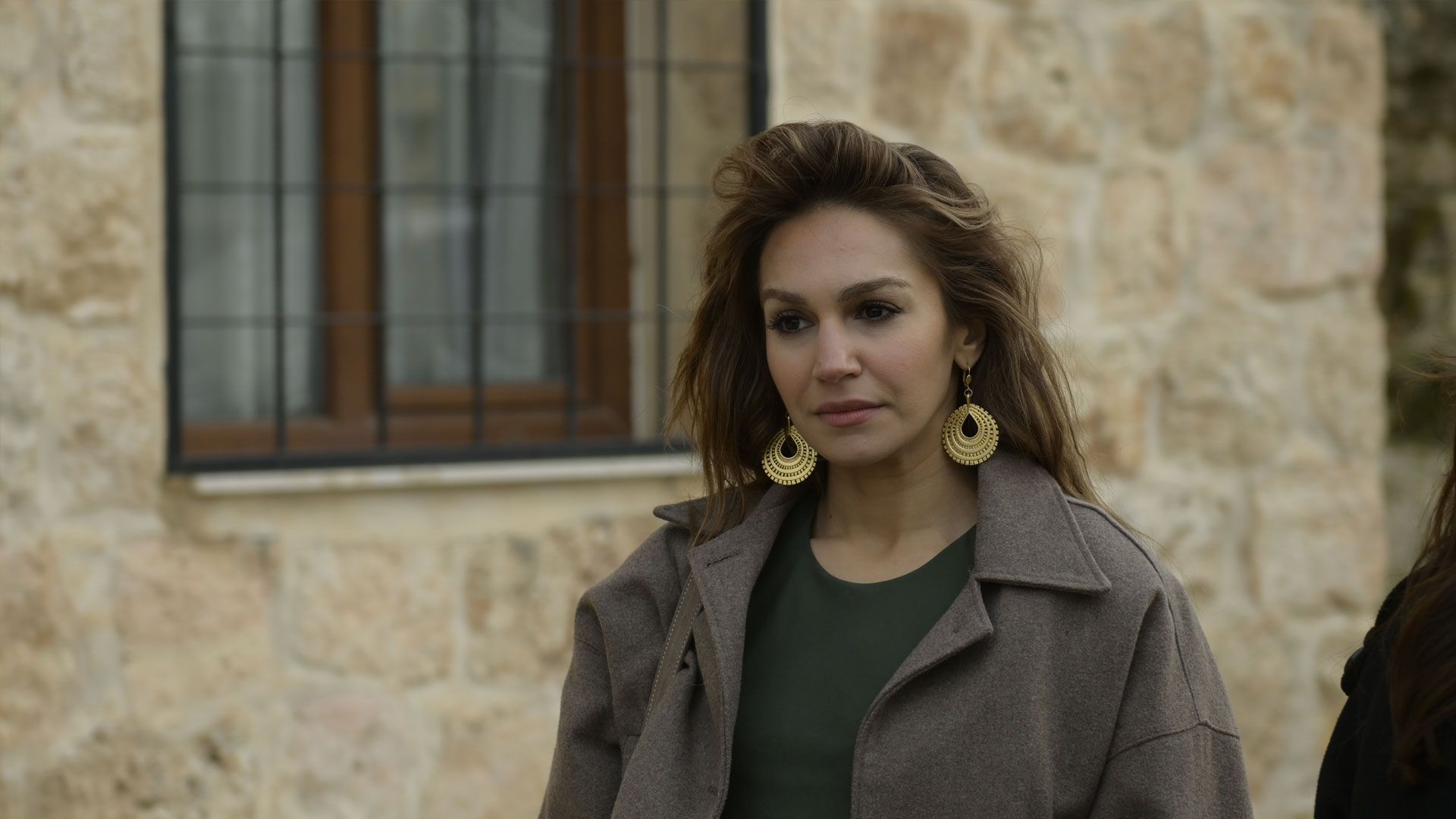 Sahra Sas (Nare) in una scena di Far Away