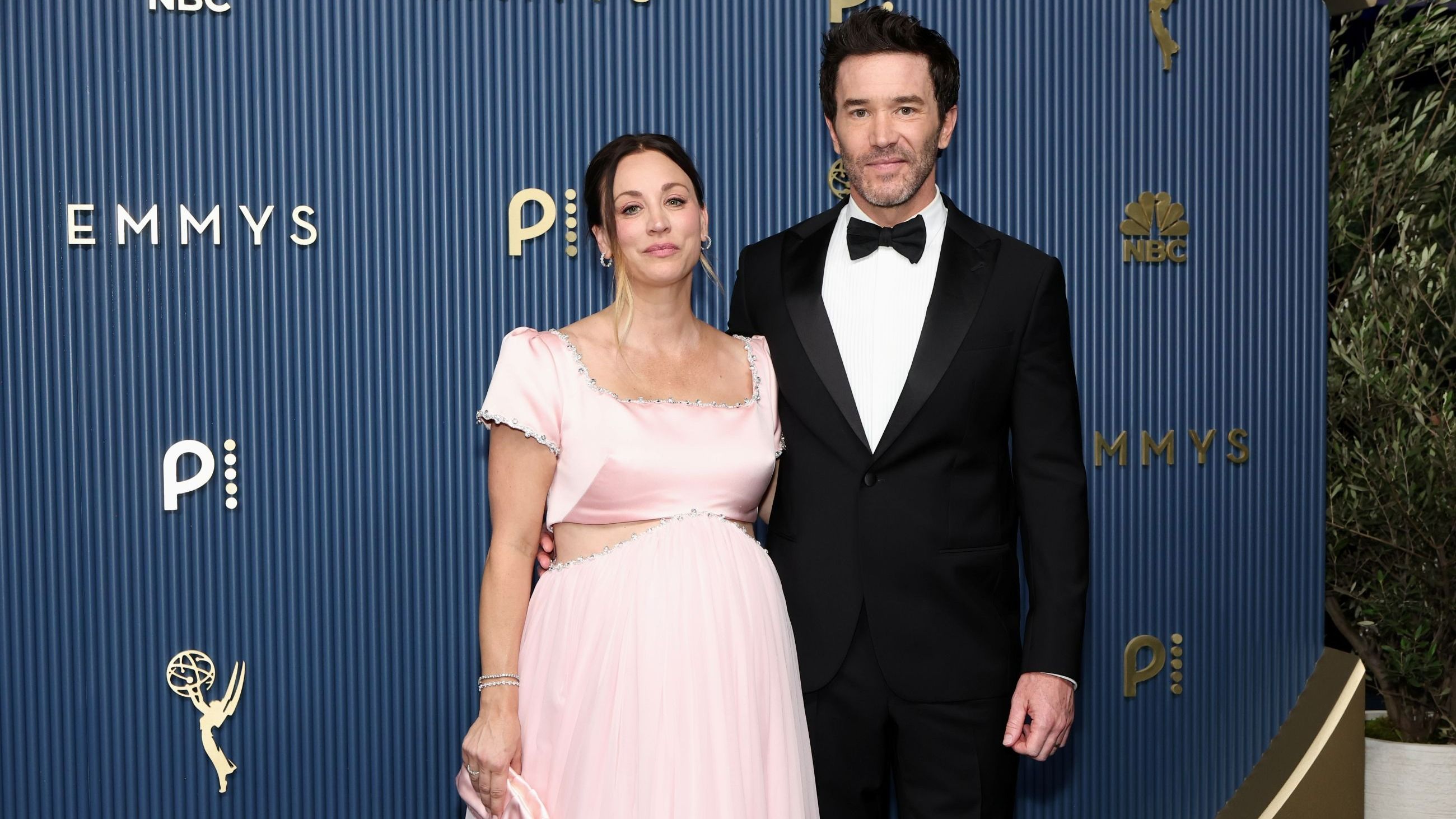 Kaley Cuoco and Tom Pelphrey, Emmy 2026 - Credits Getty Images