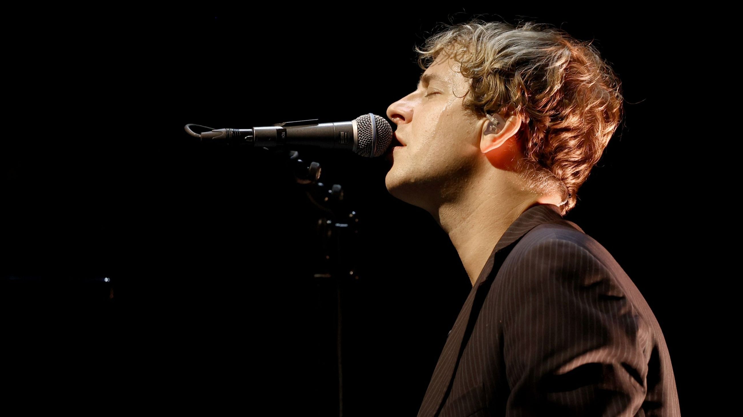 Tom Odell si esibisce sul palco durante "Hit Me Hard And Soft: The Tour" al Kaseya Center il 9 ottobre 2025 a Miami, Florida - Credits: Getty Images