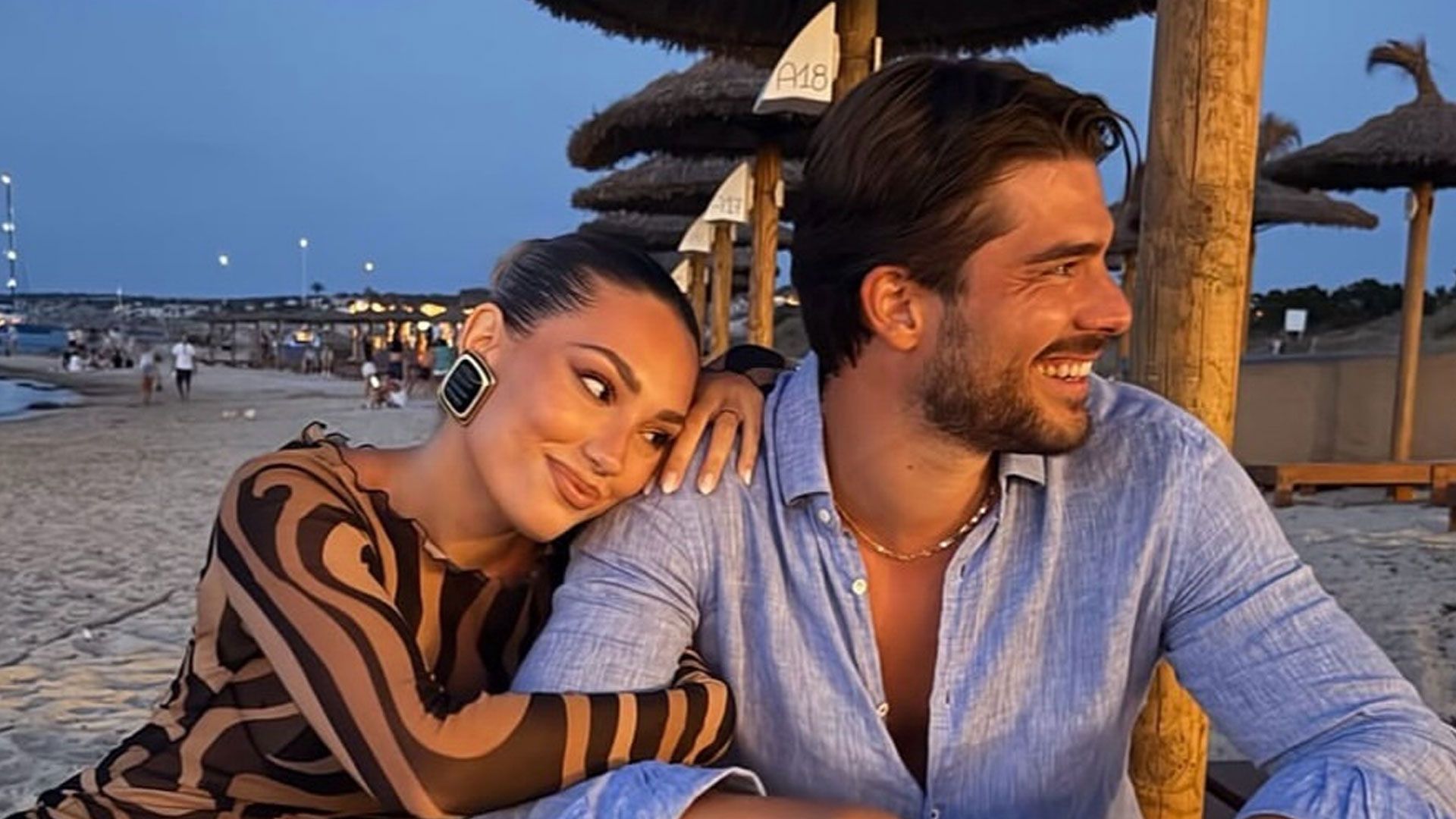 Angela Caloisi e Paolo Crivellin in spiaggia | Instagram: @angelacaloisi