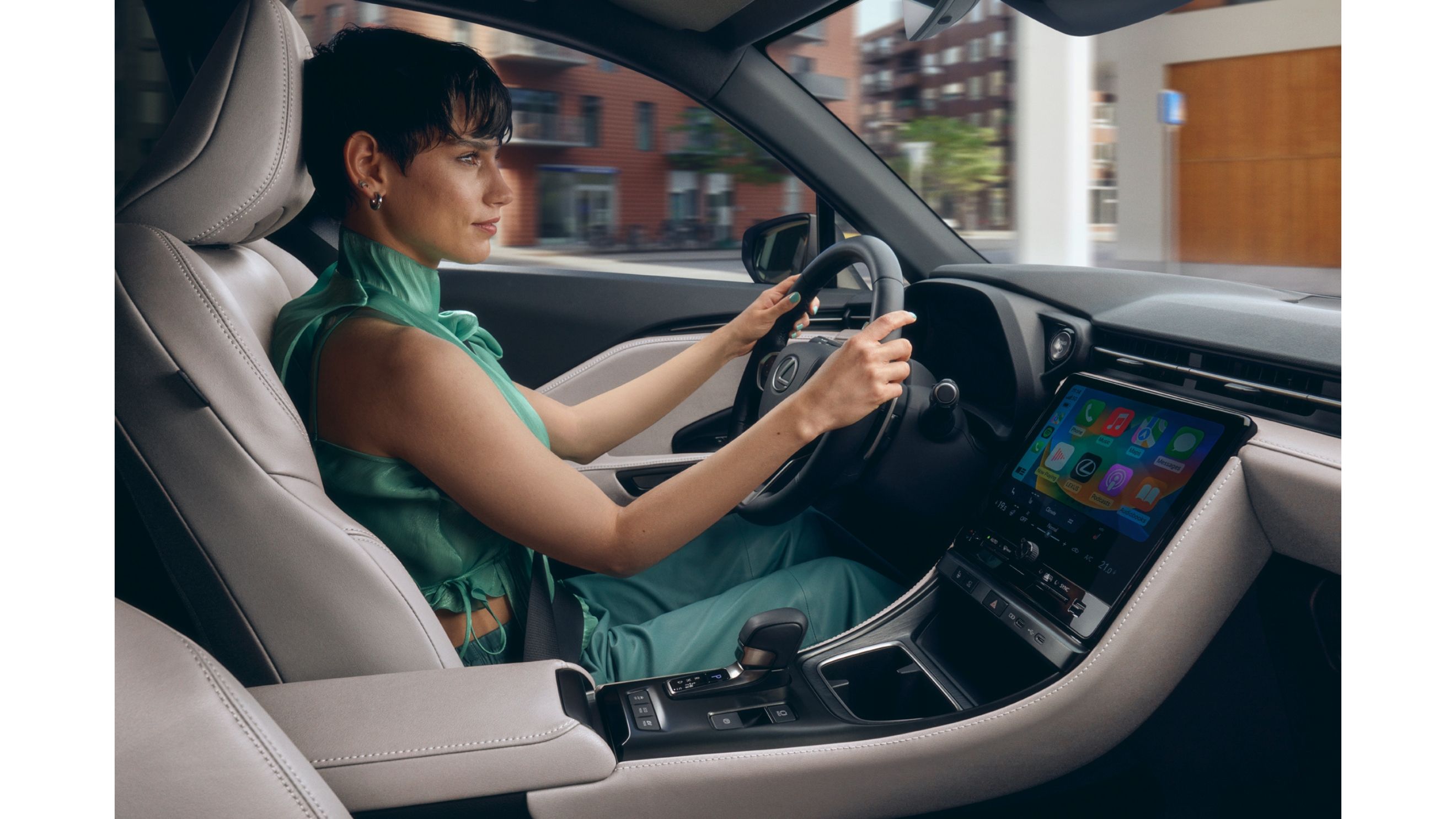 A bordo della Lexus LBX, il concetto di Tazuna – “redini” in giapponese – porta tutti i comandi a portata di mano, per un’interazione naturale tra guidatore e vettura. (Crediti: Lexus Italia)