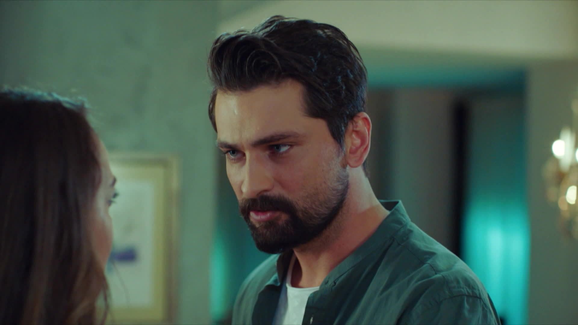 Alihan in una scena di Forbidden Fruit