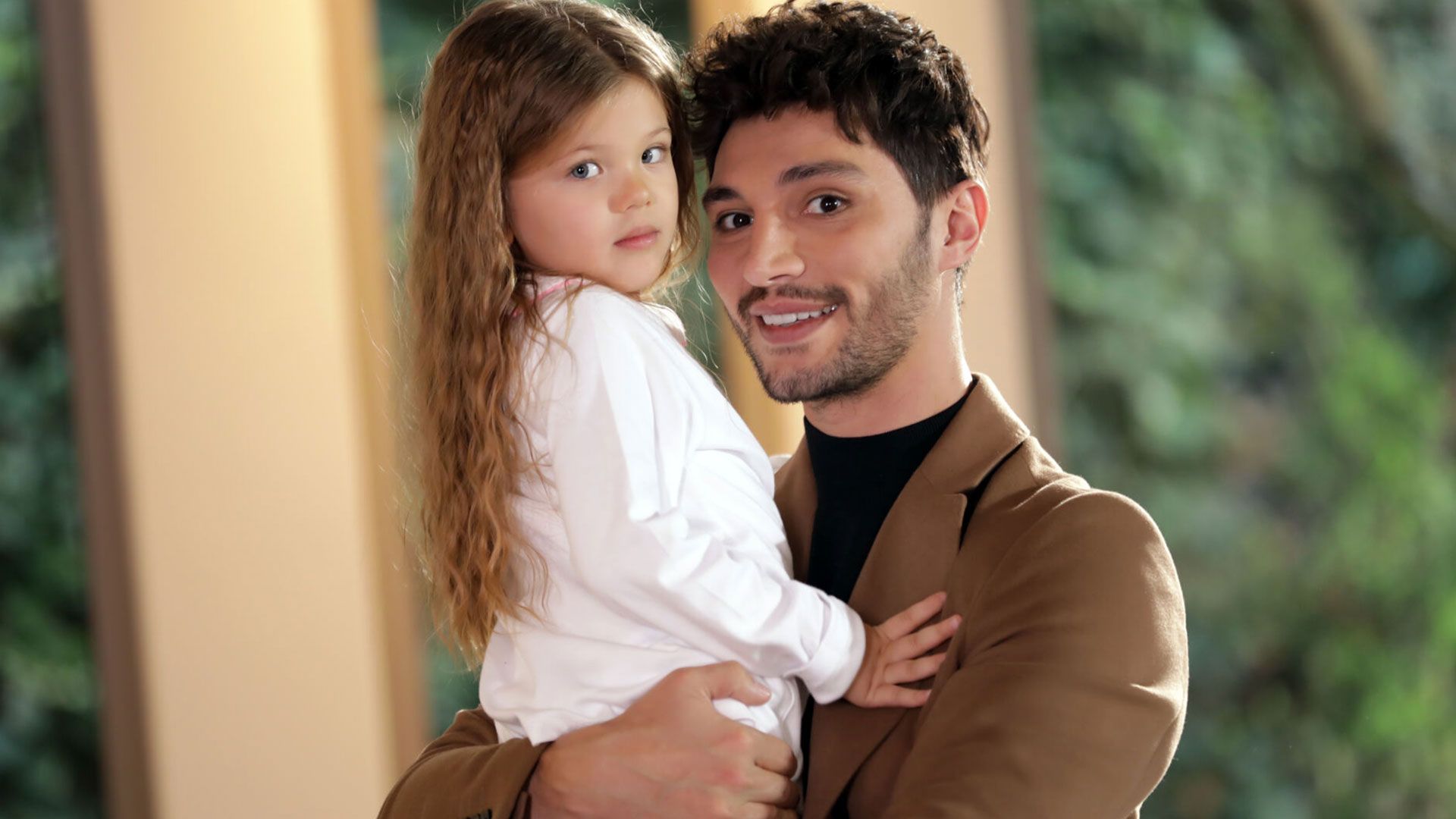 Ozan e la figlia Ela in una scena di Love, Reason, Get even