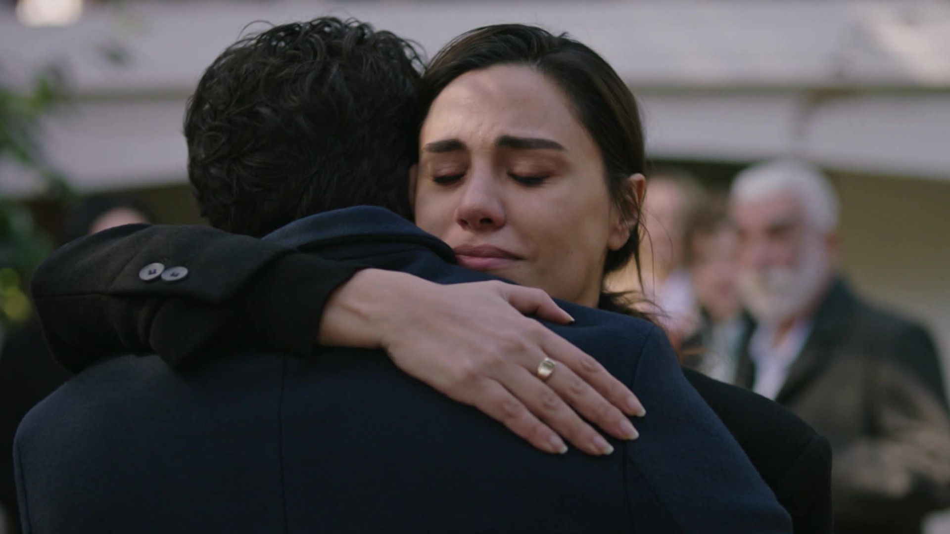 Ilgaz e Derya in una scena di Segreti di famiglia 2