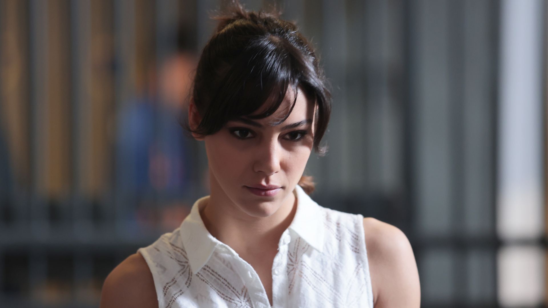 Dilin Doger (Zerrin) in una scena di Far away