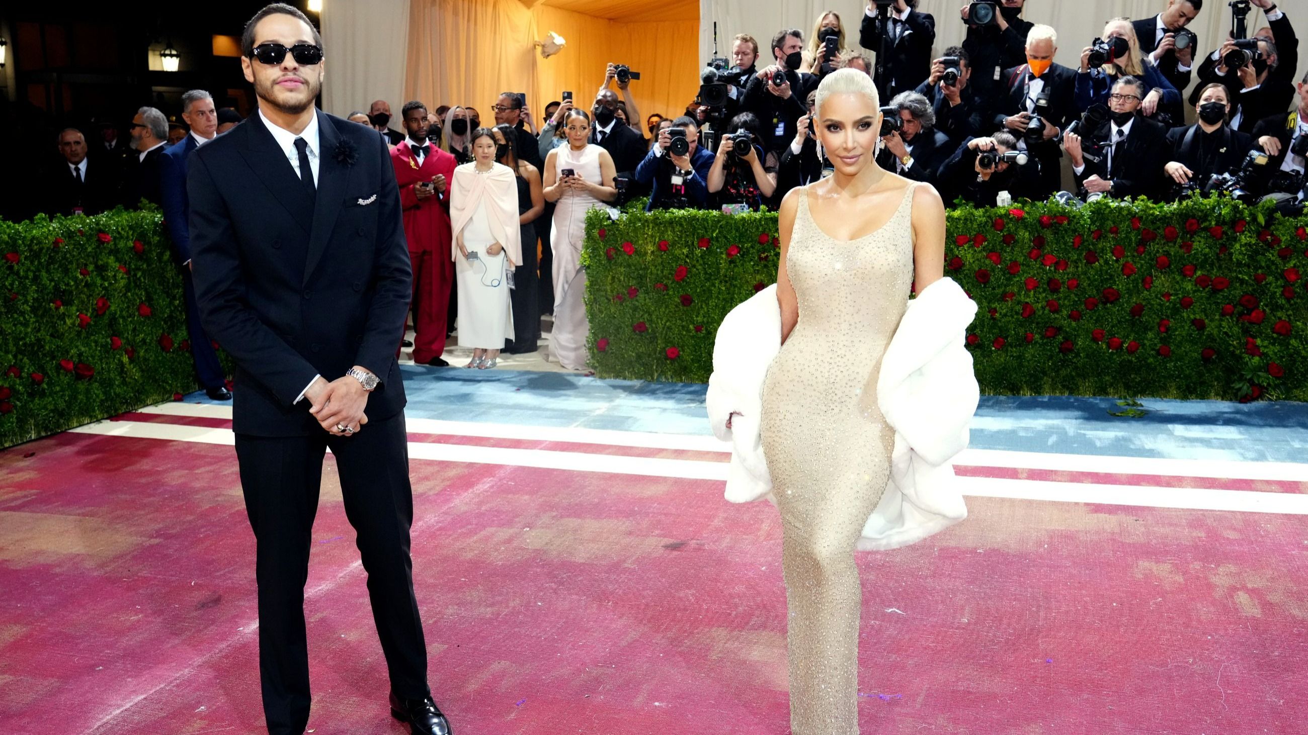 Kim Kardashian e Pete Davidson partecipano al Met Gala 2022 dedicato al tema “In America: An Anthology of Fashion” presso il Metropolitan Museum of Art - Credits Getty Images