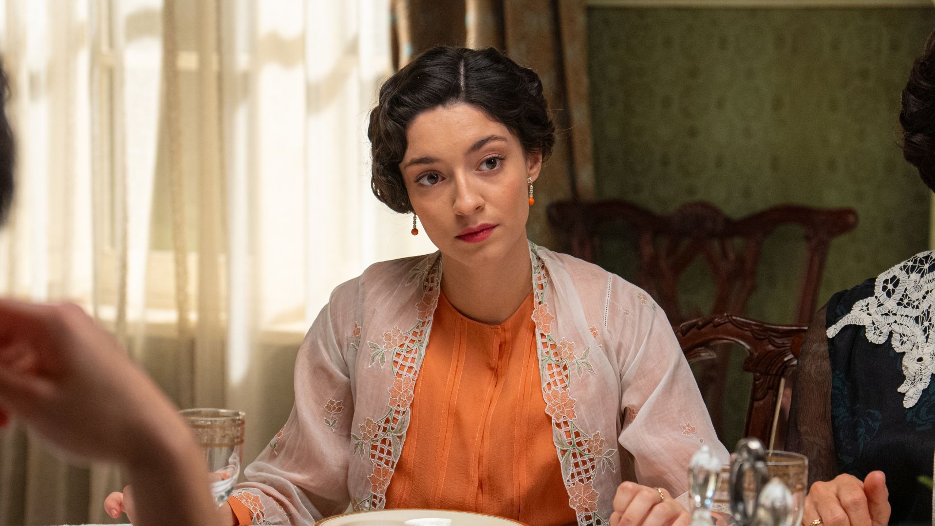 Marta Costa (Angela) in una scena de La Promessa
