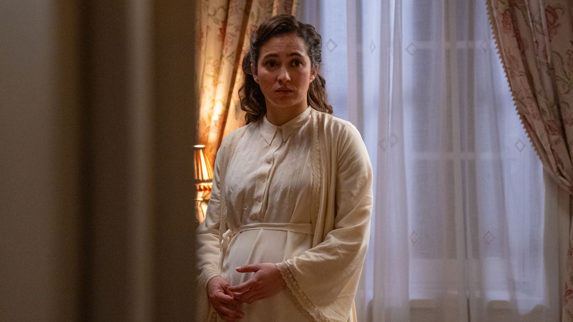 Carmen Asecas (Catalina) in una scena de La Promessa 