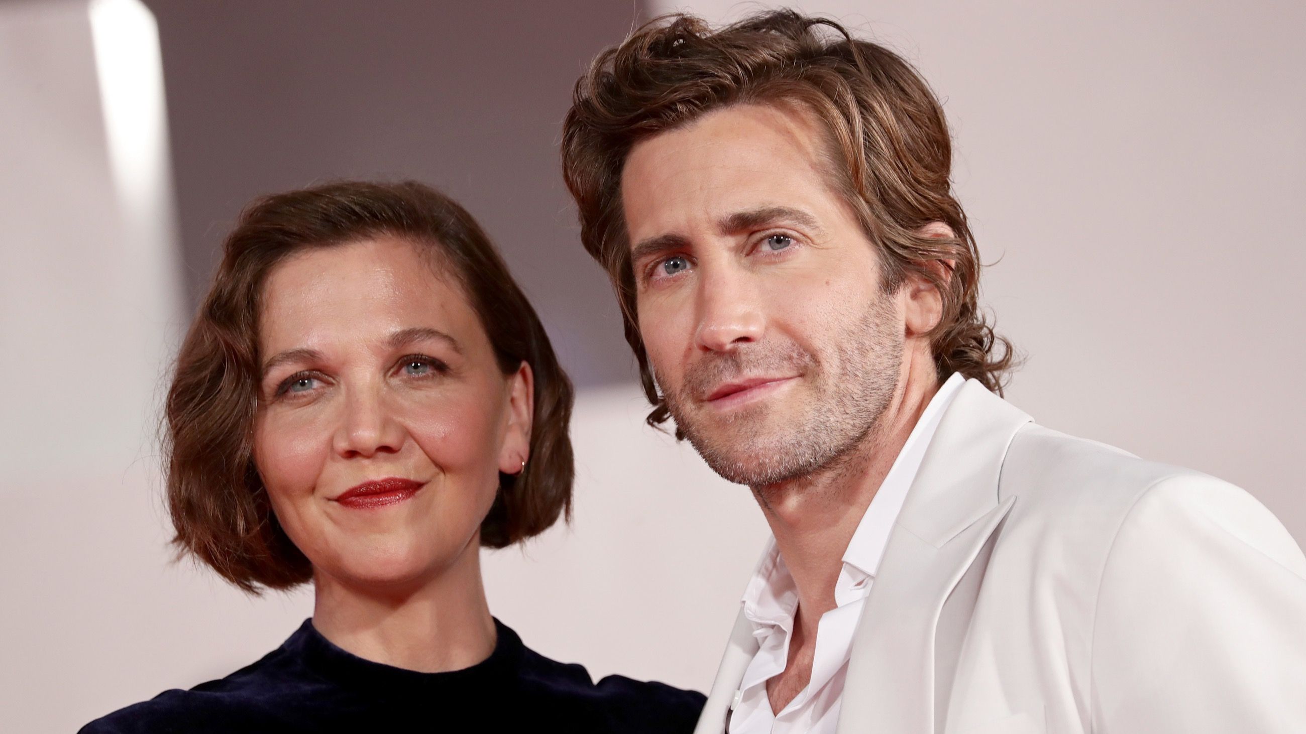 La regista Maggie Gyllenhaal e Jake Gyllenhaal partecipano al red carpet del film The Lost Daughterdurante la 78ª Mostra Internazionale d’Arte Cinematografica di Venezia, il 3 settembre 2021, a Venezia, Italia - Credits: Getty Images