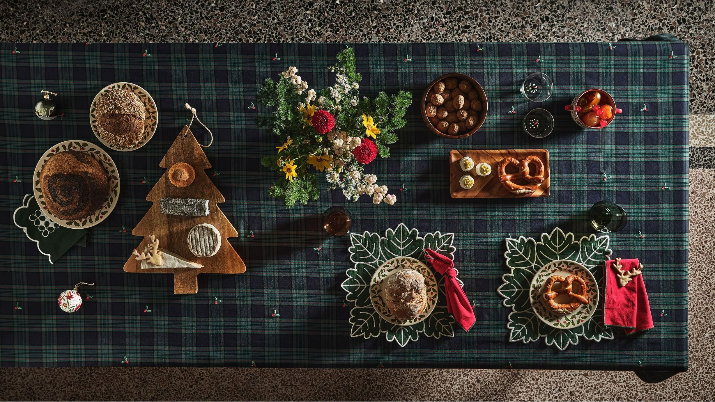 Tovaglia in twill di cotone tartan - Credits: Courtesy Coincasa