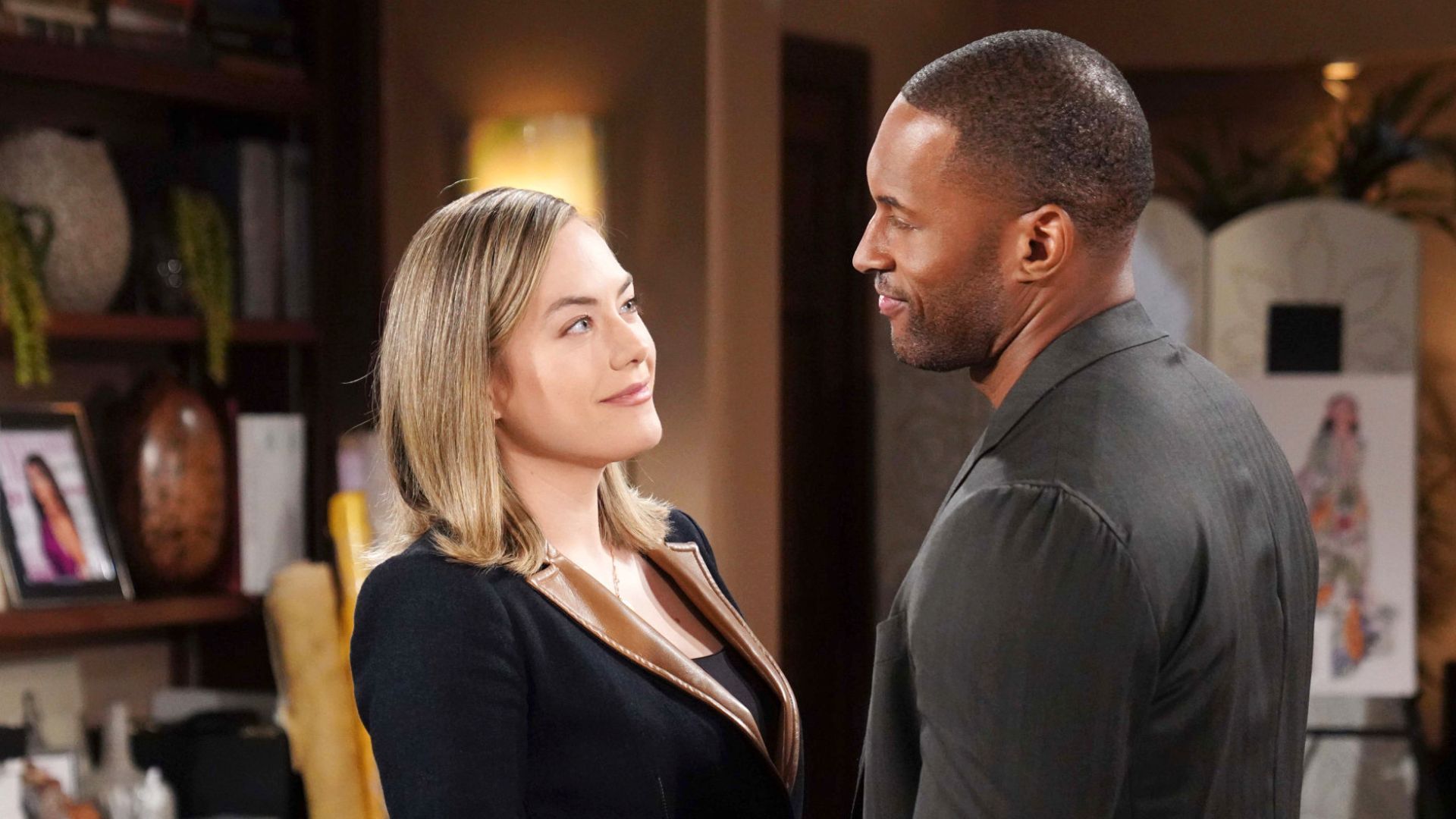 Annika Noelle (Hope) e Lawrence Saint-Victor (Carter) in una scena di Beautiful