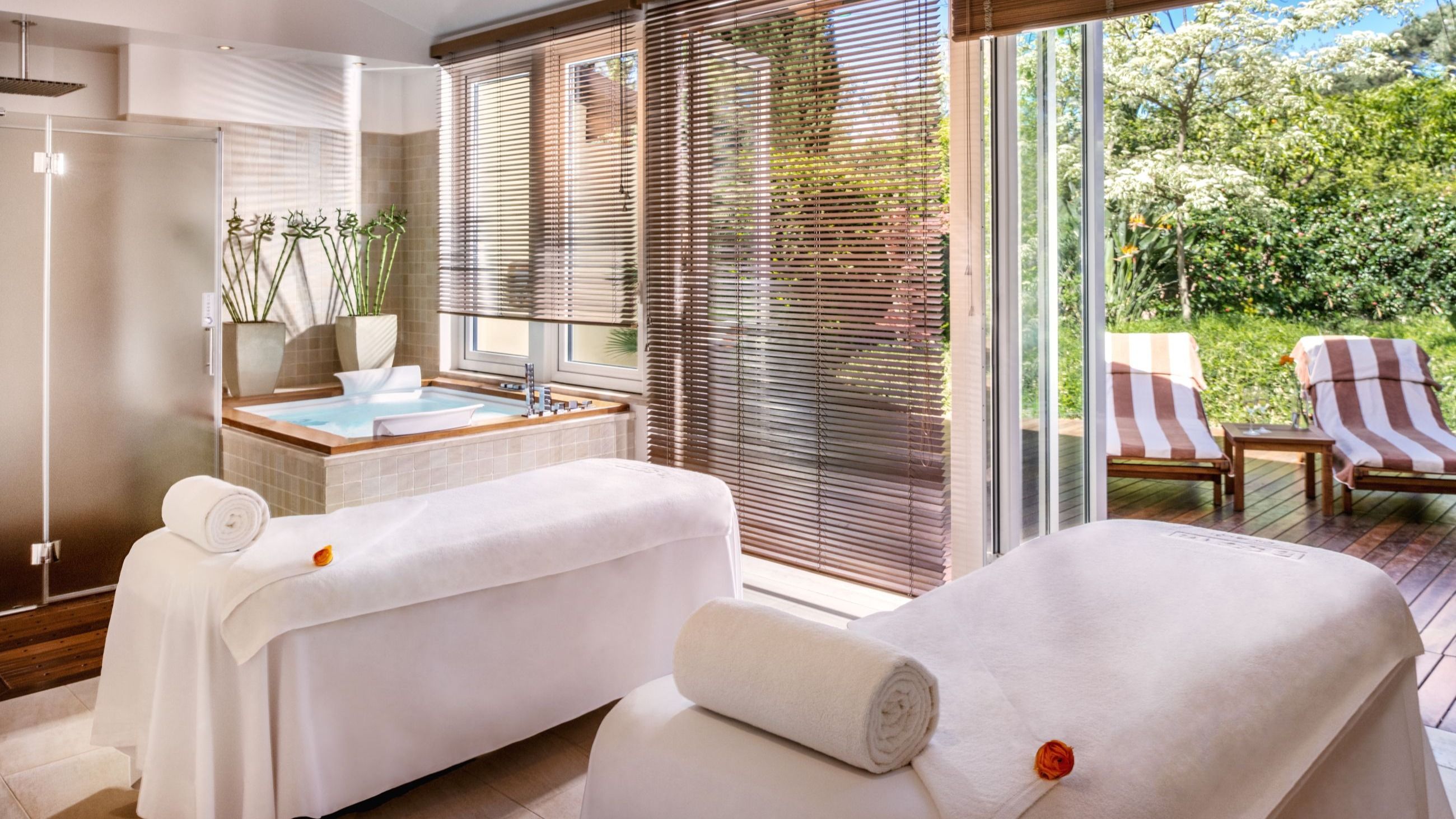 La Boutique Spa La Serra del Grand Hotel Excelsior Vittoria di Sorrento offre Vitality of the Glaciers, un nuovo trattamento viso di Valmont
Courtesy press office