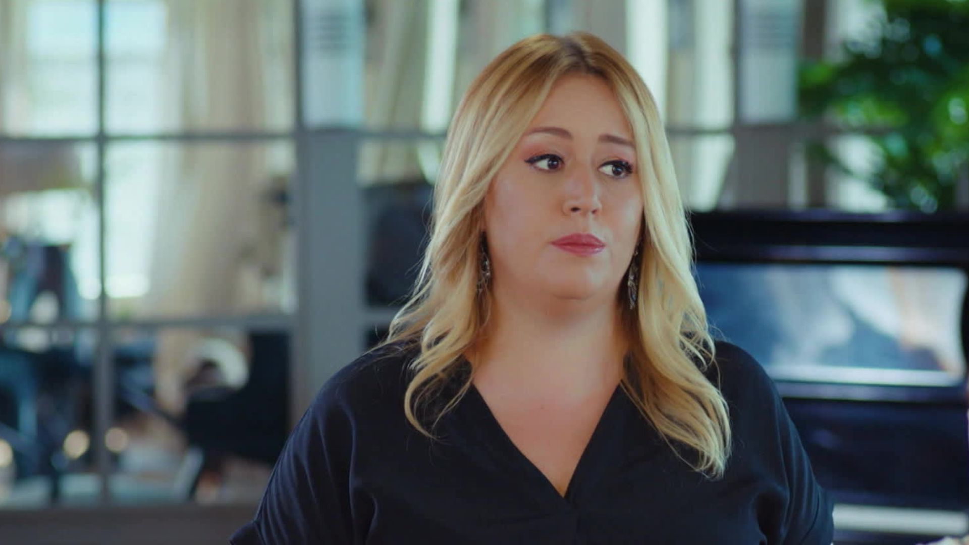 Melisa Dogu (Asuman) in una scena di Forbidden Fruit 4