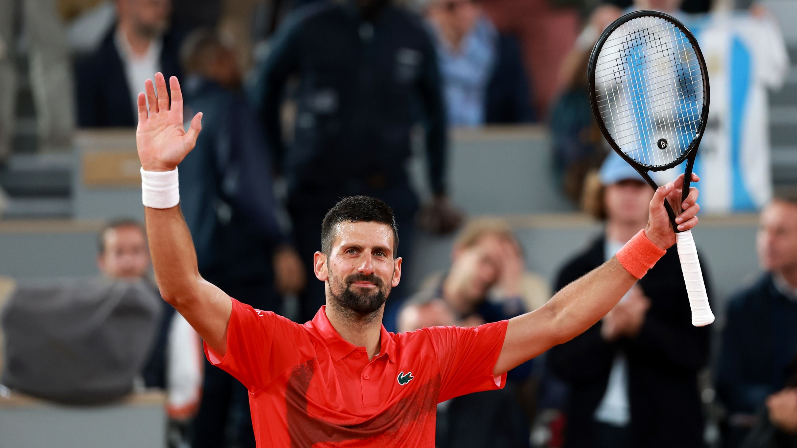 Novak Djokovic esulta per la vittoria contro l’americano Mackenzie McDonald (Roland Garros, 2025)
Credit: Getty Images