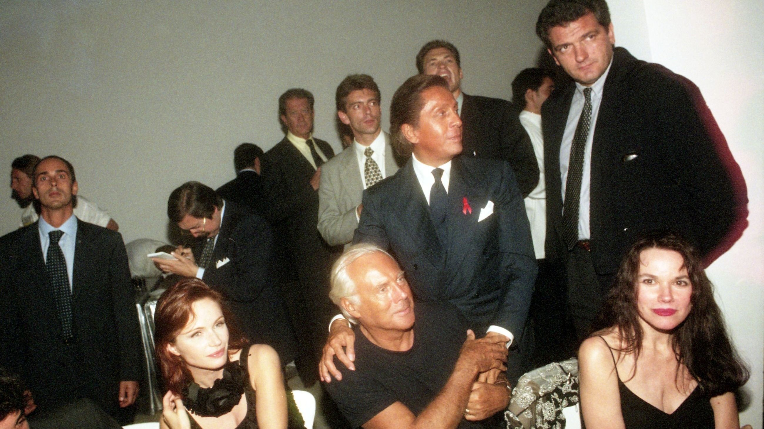 Giorgio Armani e Valentino Garavani partecipano a una festa per l'inaugurazione di tre nuove boutique Valentino - Credits Getty Images