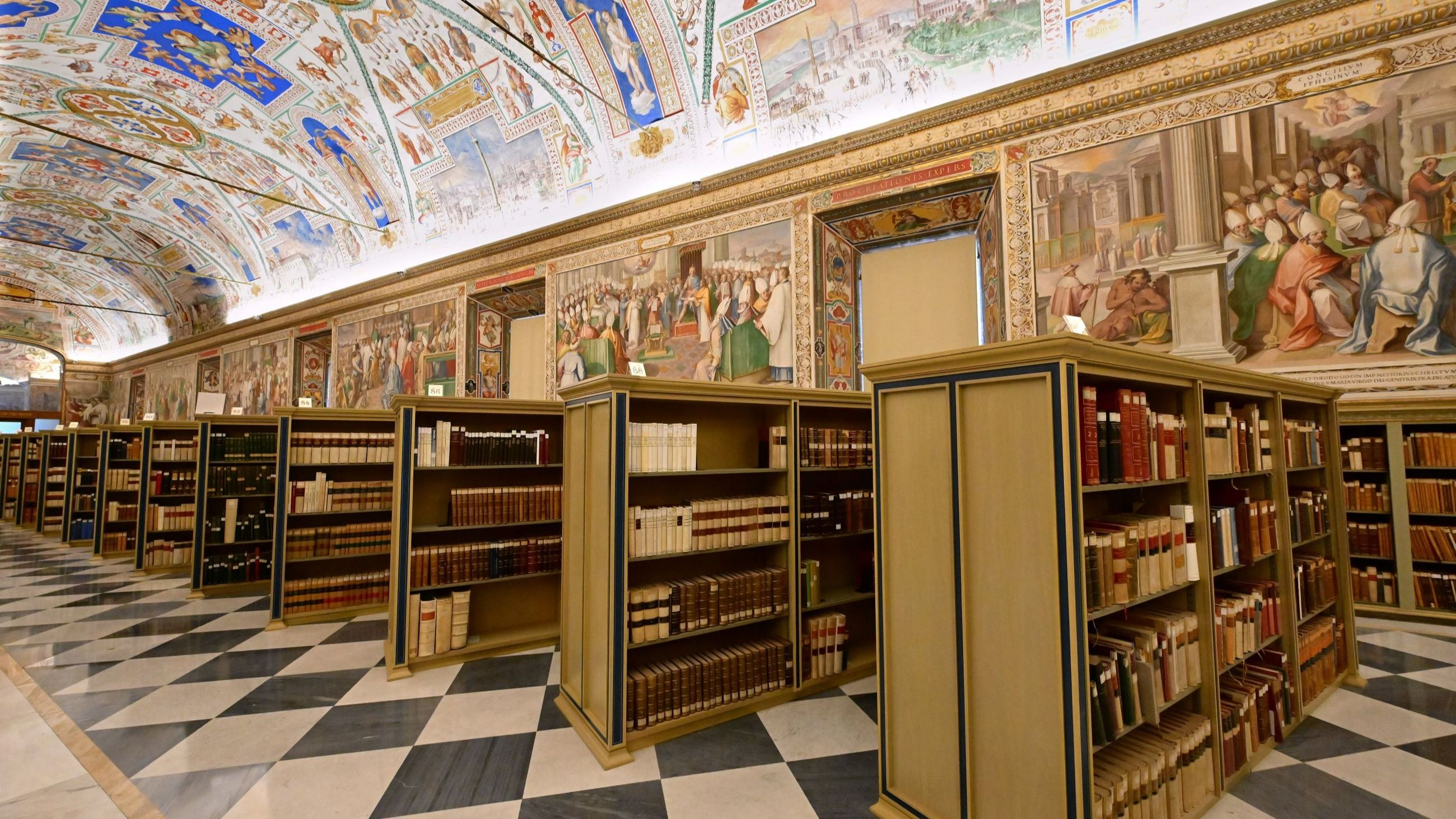 La biblioteca monastica Vaticana, San Pietro, Roma - Credits: AGF