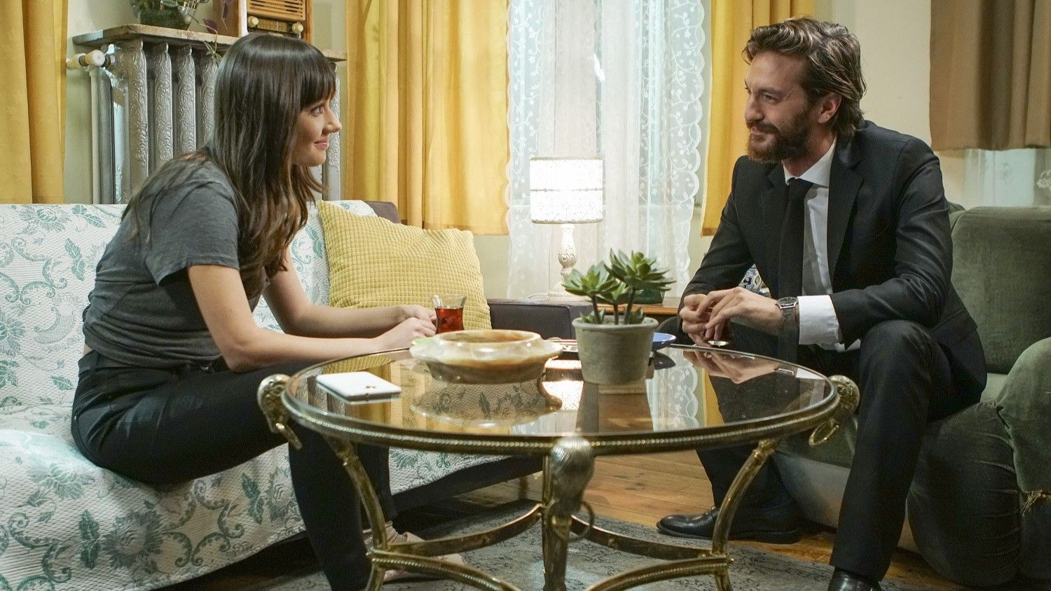 Zeynep (Sevda Erginci) in Forbidden Fruit