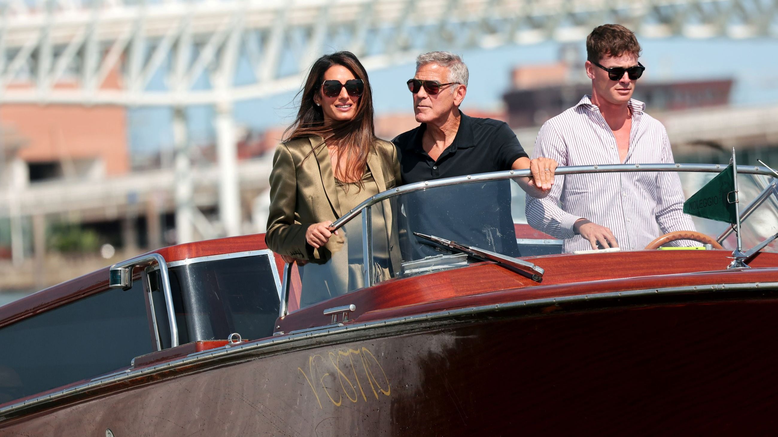 Amal e George Clooney arrivano all'83ª edizione della Mostra Internazionale d'Arte Cinematografica di Venezia - Credits Getty Images