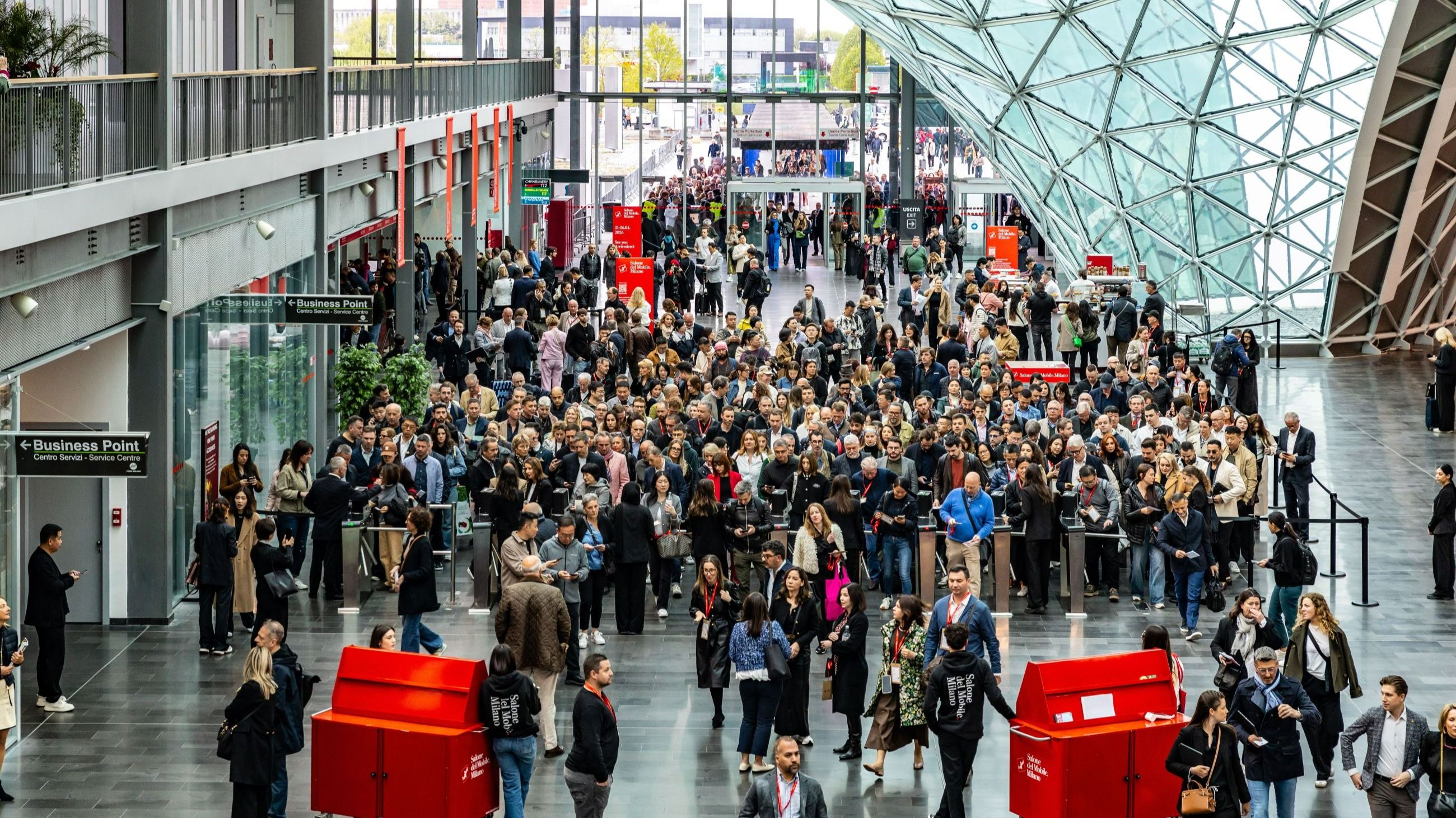 L’ingresso ai Padiglioni di Rho, Salone del Mobile. Milano 2025 - Courtesy Giulia Copercini 