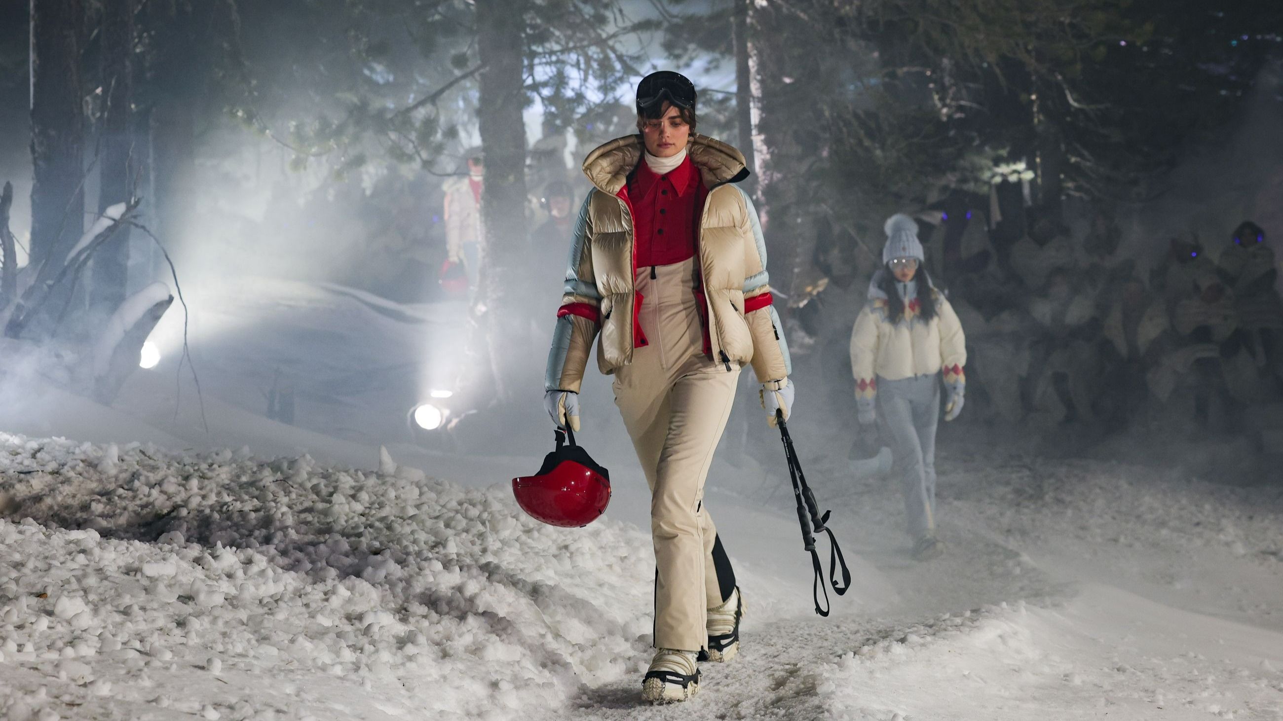 Haute Couture per la collezione Grenoble presentata a Saint Moritz nel 2024 - Credits Getty Images 