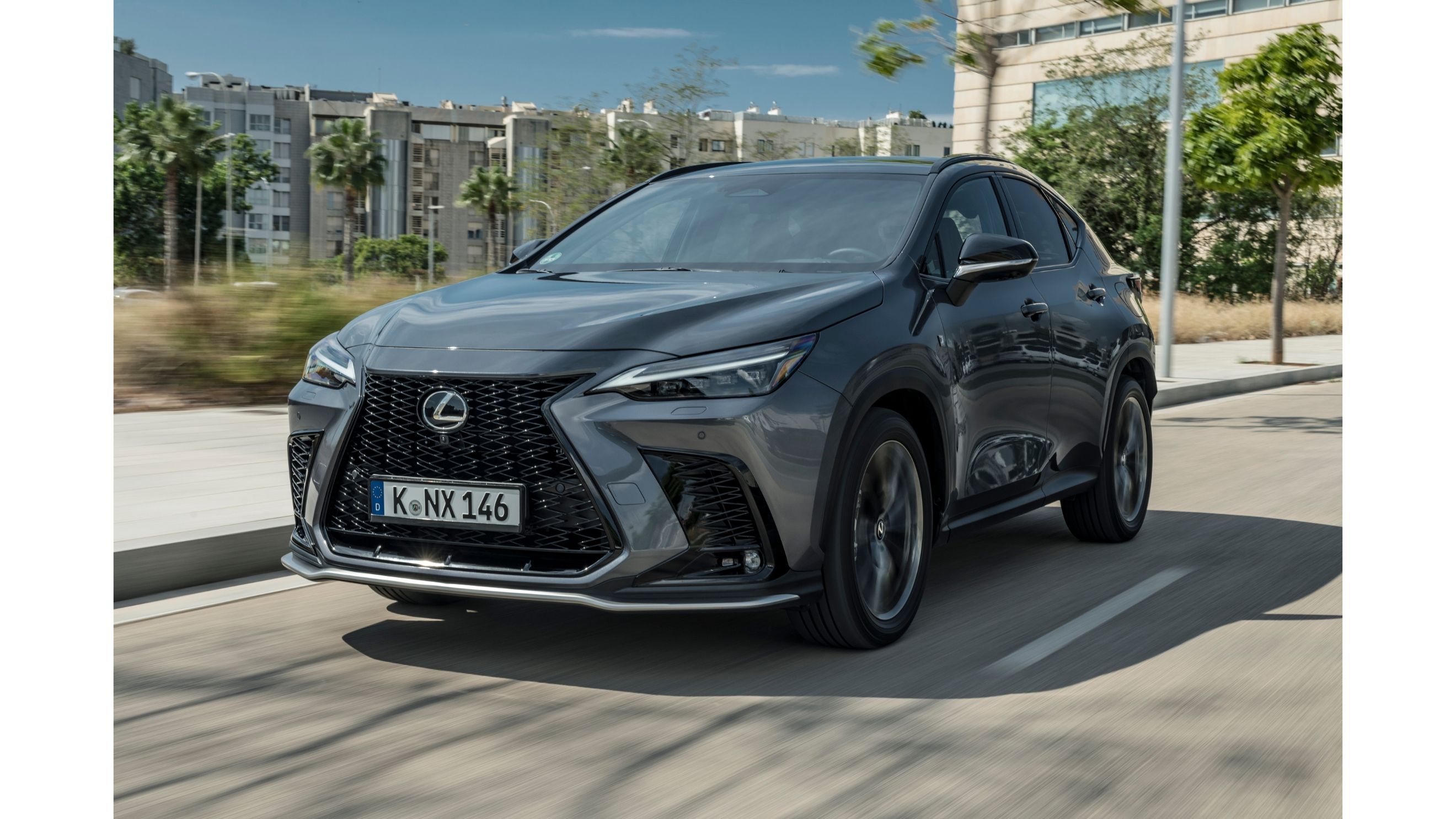 La nuova Lexus NX450H+, che riduce fino al 50% il gap di costo tra i modelli Full Hybrid e i corrispondenti Plug-in Hybrid. (Crediti: Lexus Italia)