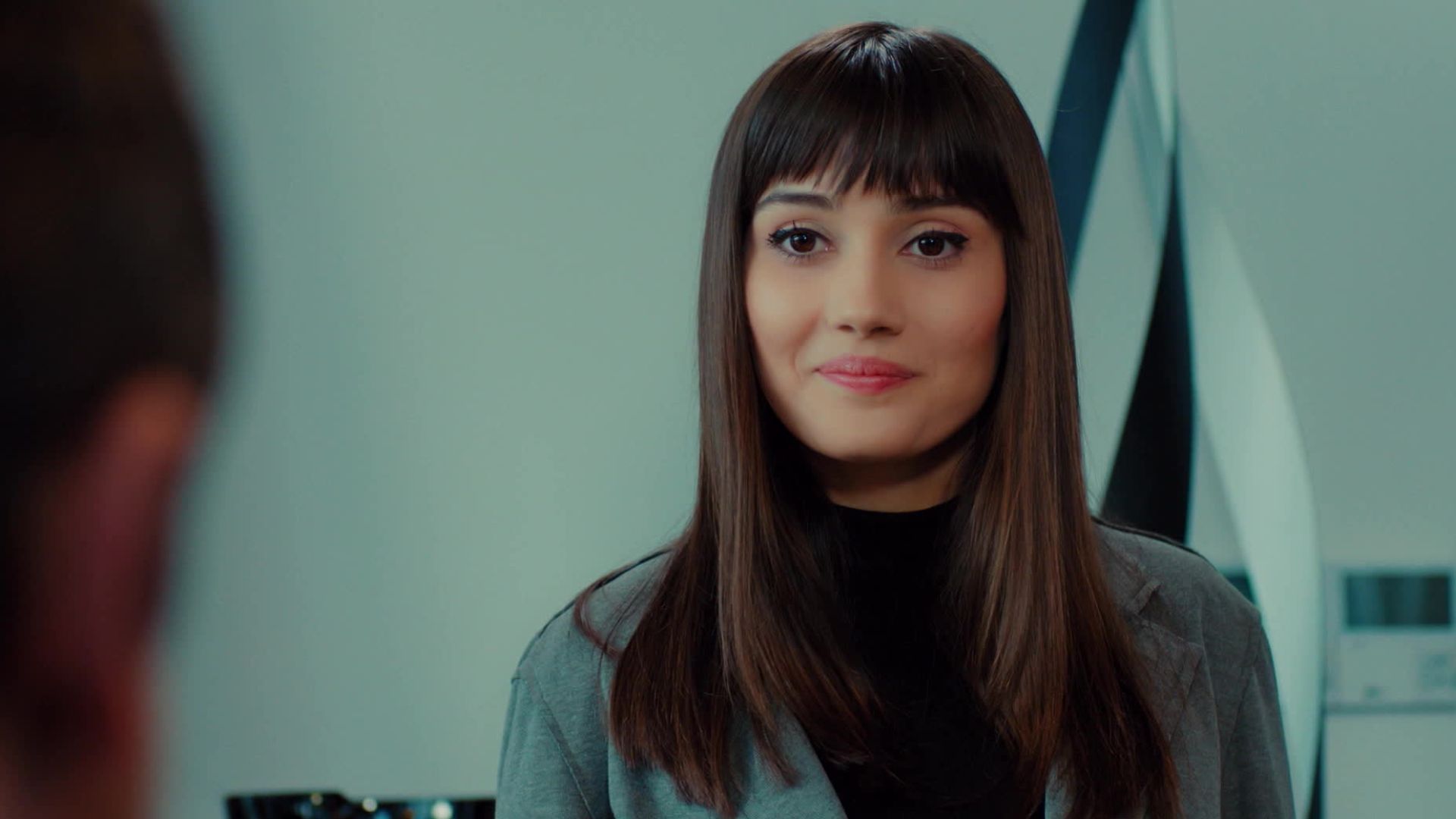 Zeynep in una scena di Forbidden Fruit 2