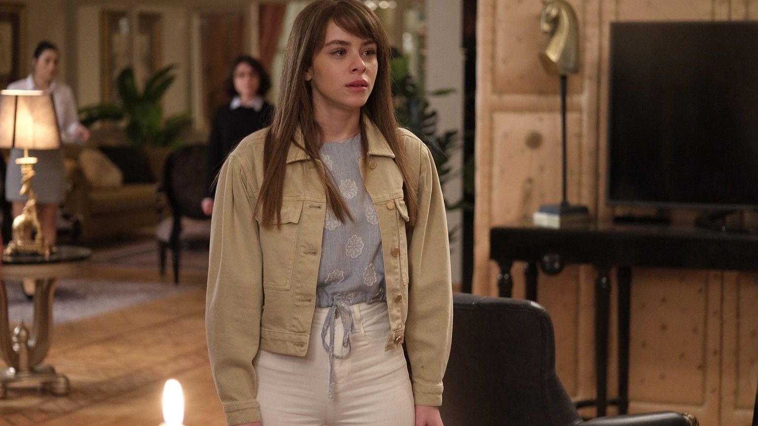 Ela (Ilayda Alisan) nella serie Innocence