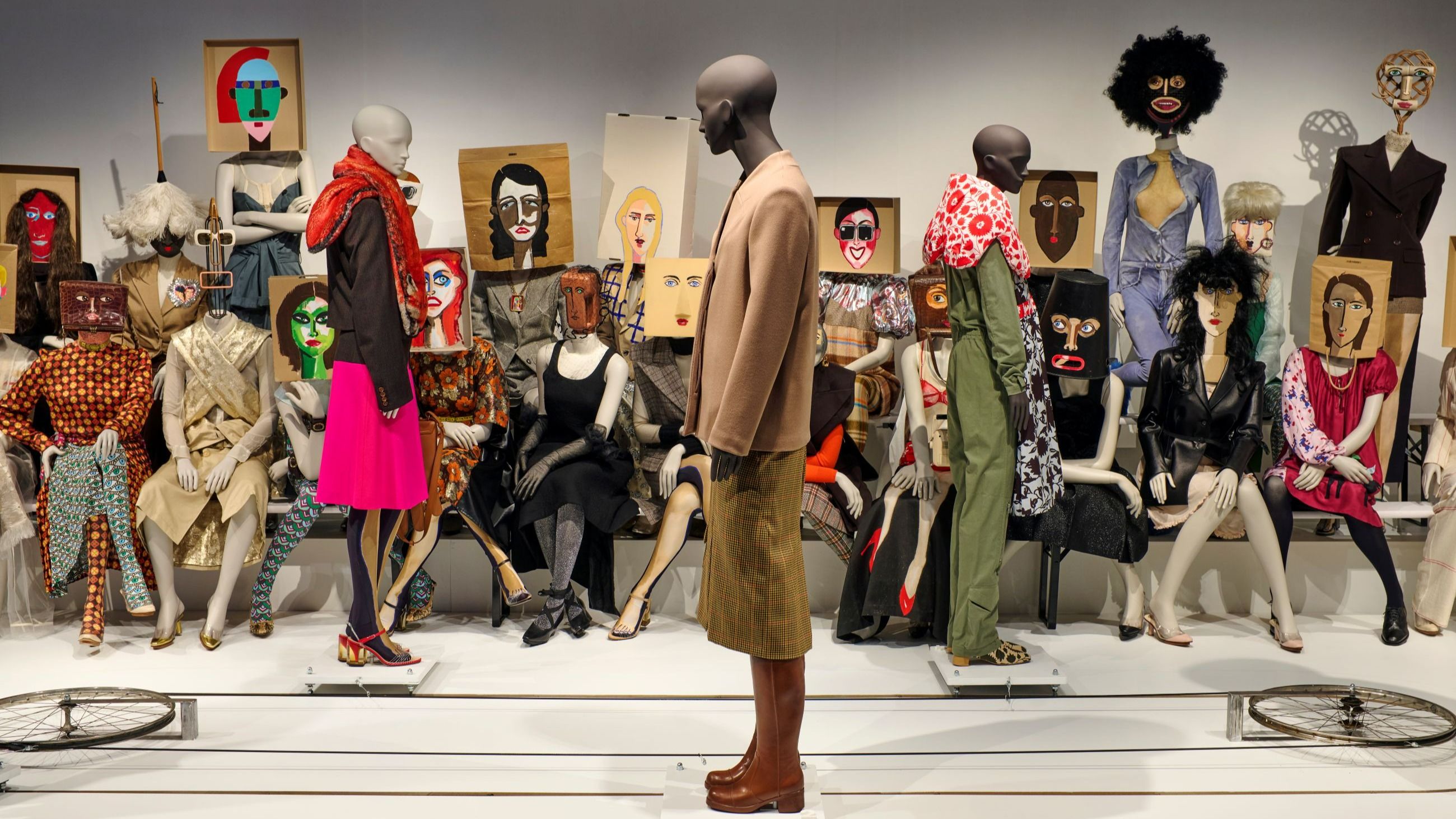 Dirk Bikkembergs, Autumn/Winter 1995-1996, © Photo: Luc Williame, Model: Stephen -  Courtesy Press Office