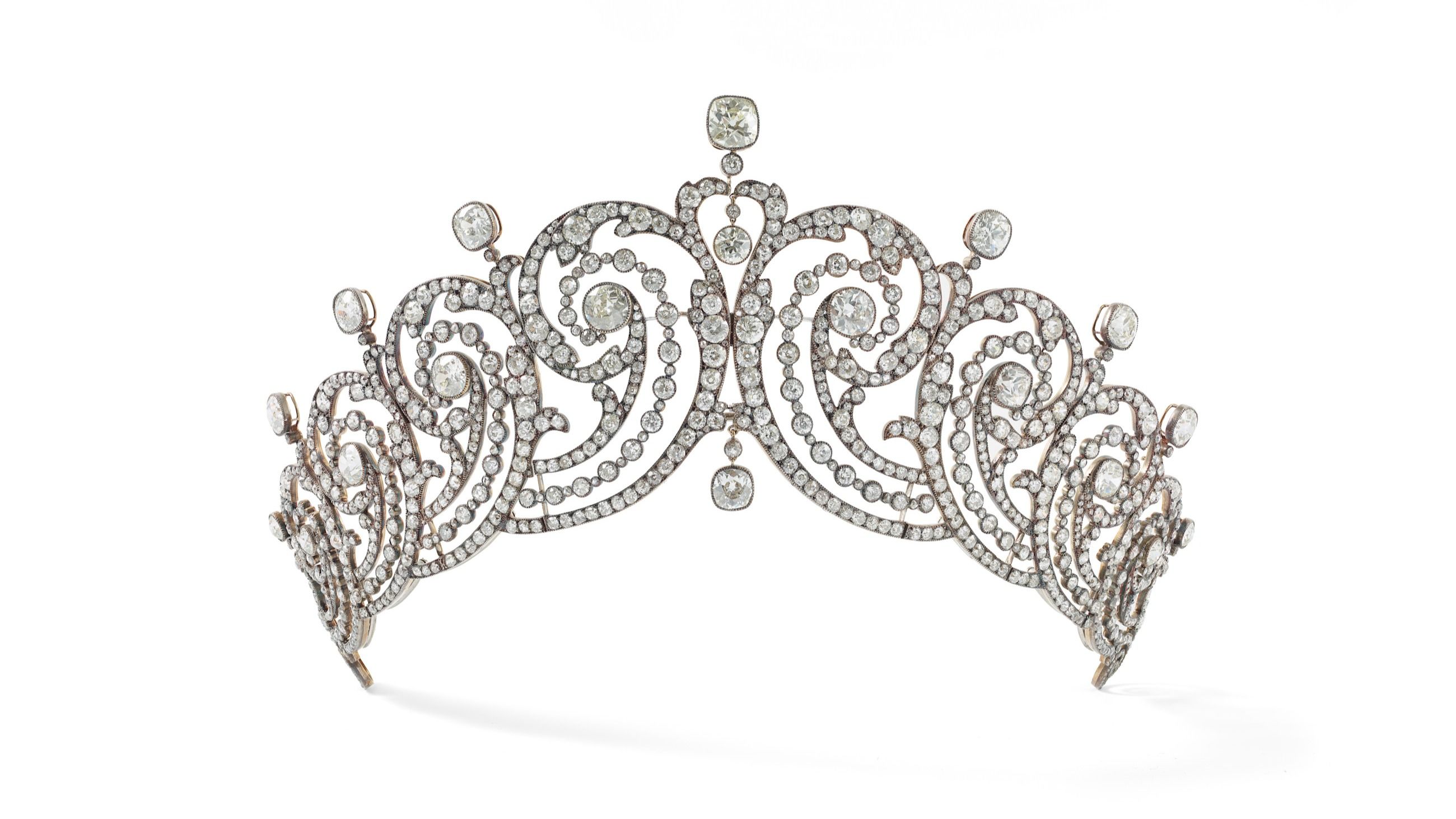 Scroll tiara, Cartier Paris, commissioned for the Countess of Essex in 1902. Diamonds, silver and gold. Nils Herrmann, Collection Cartier © Cartier