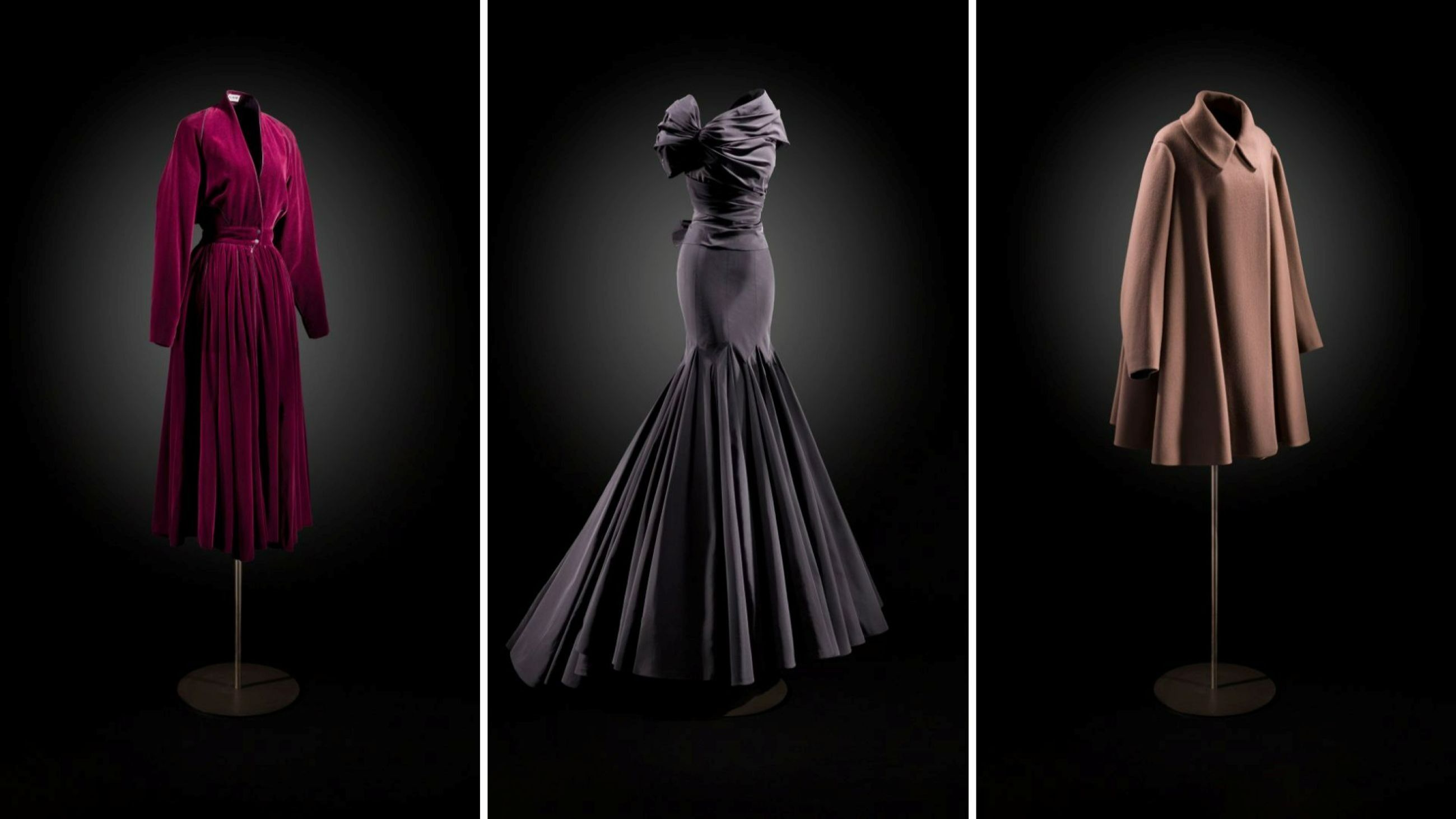 Da sinistra: Collezione Autunno-Inverno 1988 Abito aderente in velluto bordeaux, con scollo incrociato e abbottonato sul davanti; Couture Autunno-Inverno 2003 Abito lungo da sera in taffetas nero, busto drappeggiato, arricciato sul lato e annodato sul retro. L’ampiezza della gonna (circonferenza di 29,50 mt.) è supportata da nove fasce di taffetas; Collezione Autunno-Inverno 2012 Ampio cappotto in lana marrone. Foto/Photo: DR. Julien Vidal - Courtesy Press Office