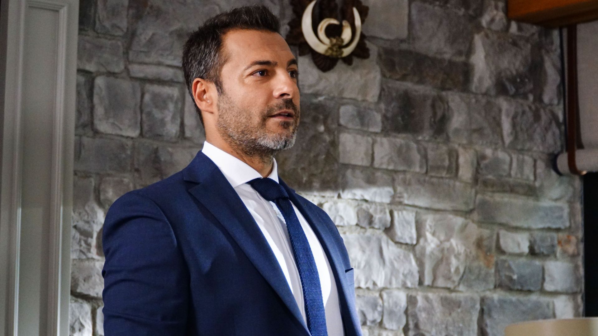 Baris Kilic (Kaya Ekinci) in una scena di Forbidden Fruit 3