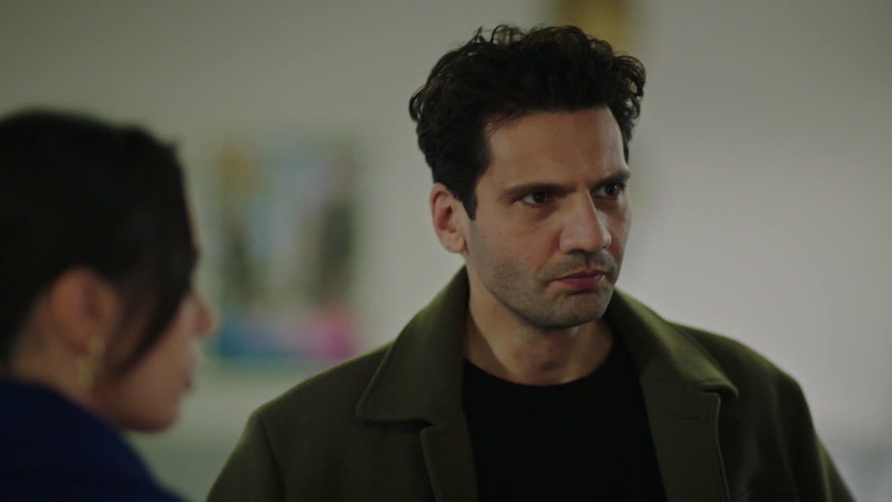 Ilgaz in una scena di Segreti di famiglia 2