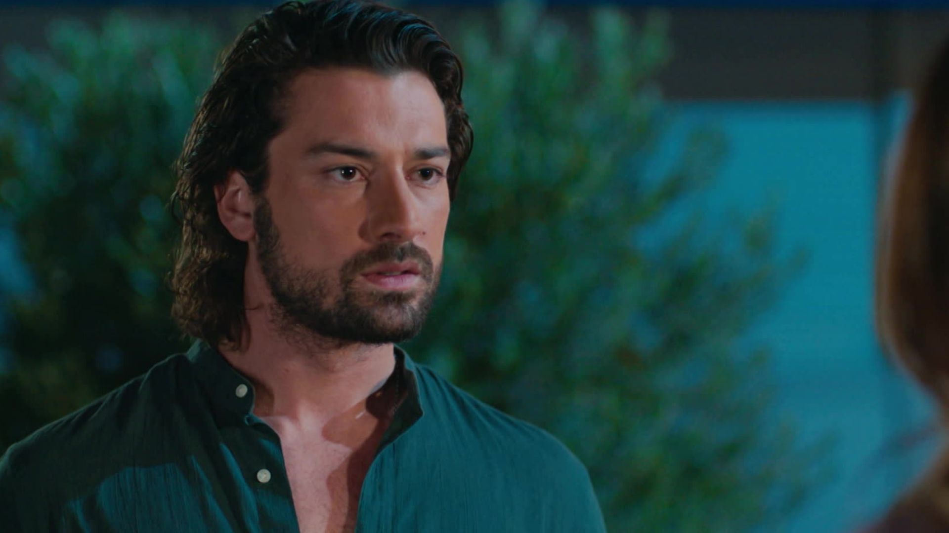 Alp Navruz (Poyraz) in una scena di Be My Sunshine