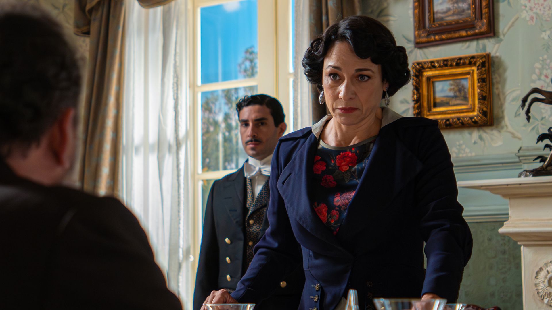 Isabel Serrano (Leocadia) in una scena de La Promessa