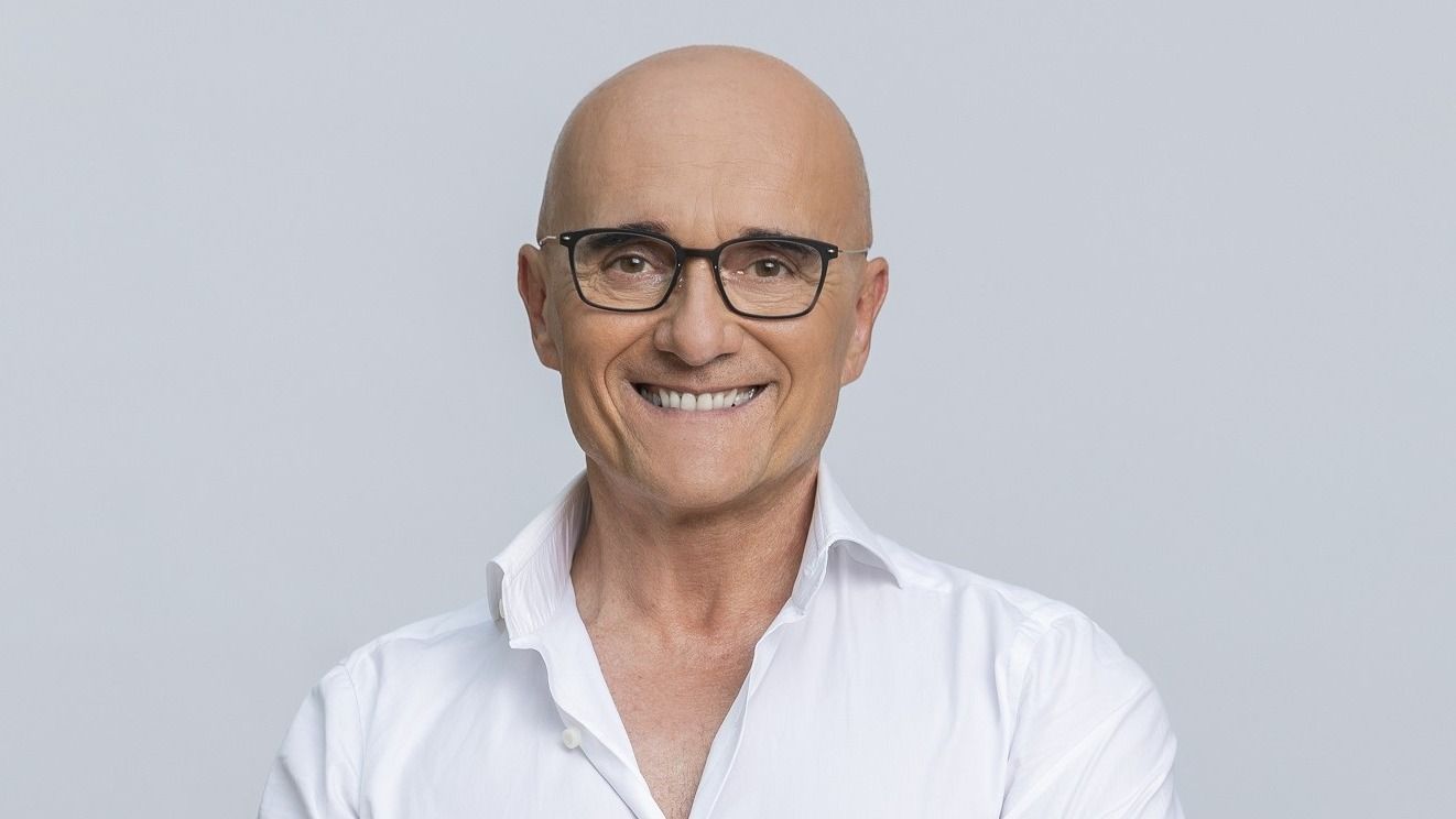 Alfonso Signorini torna come conduttore del Grande Fratello.