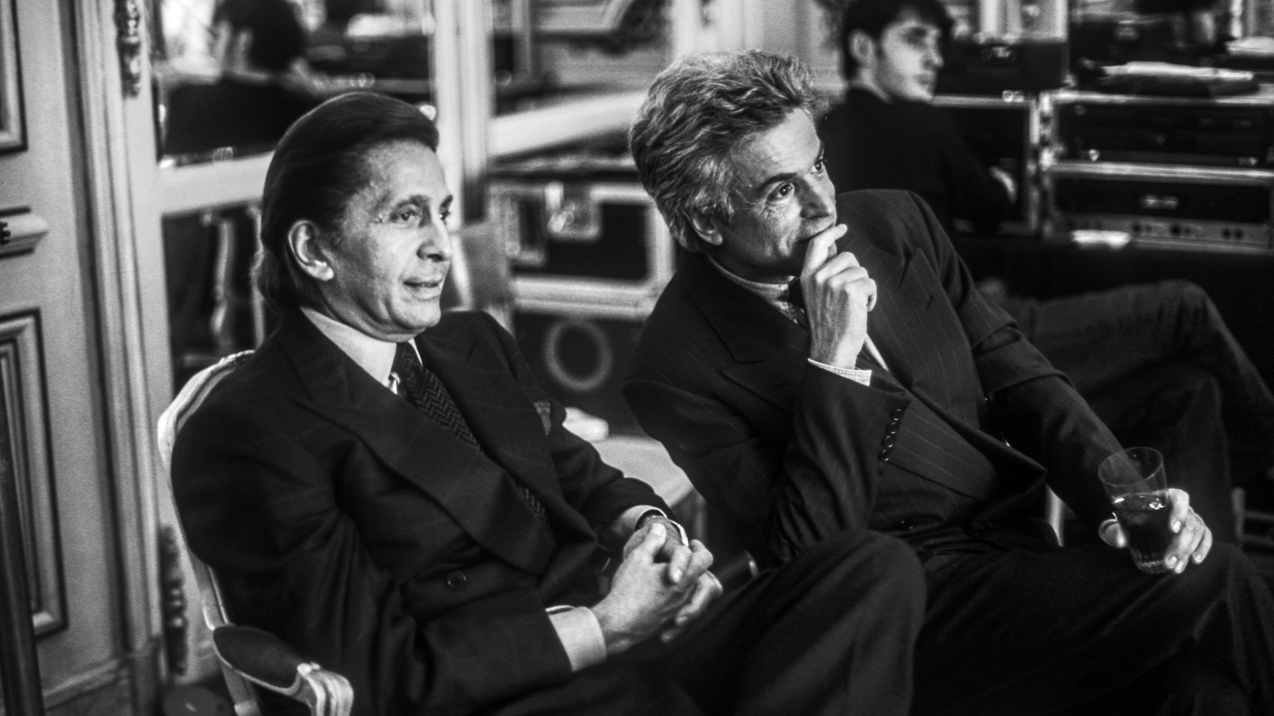 Valentino Garavani e Giancarlo Giammetti all’Hotel Ritz durante la Paris Fashion Week, 1994 - Credits Agf