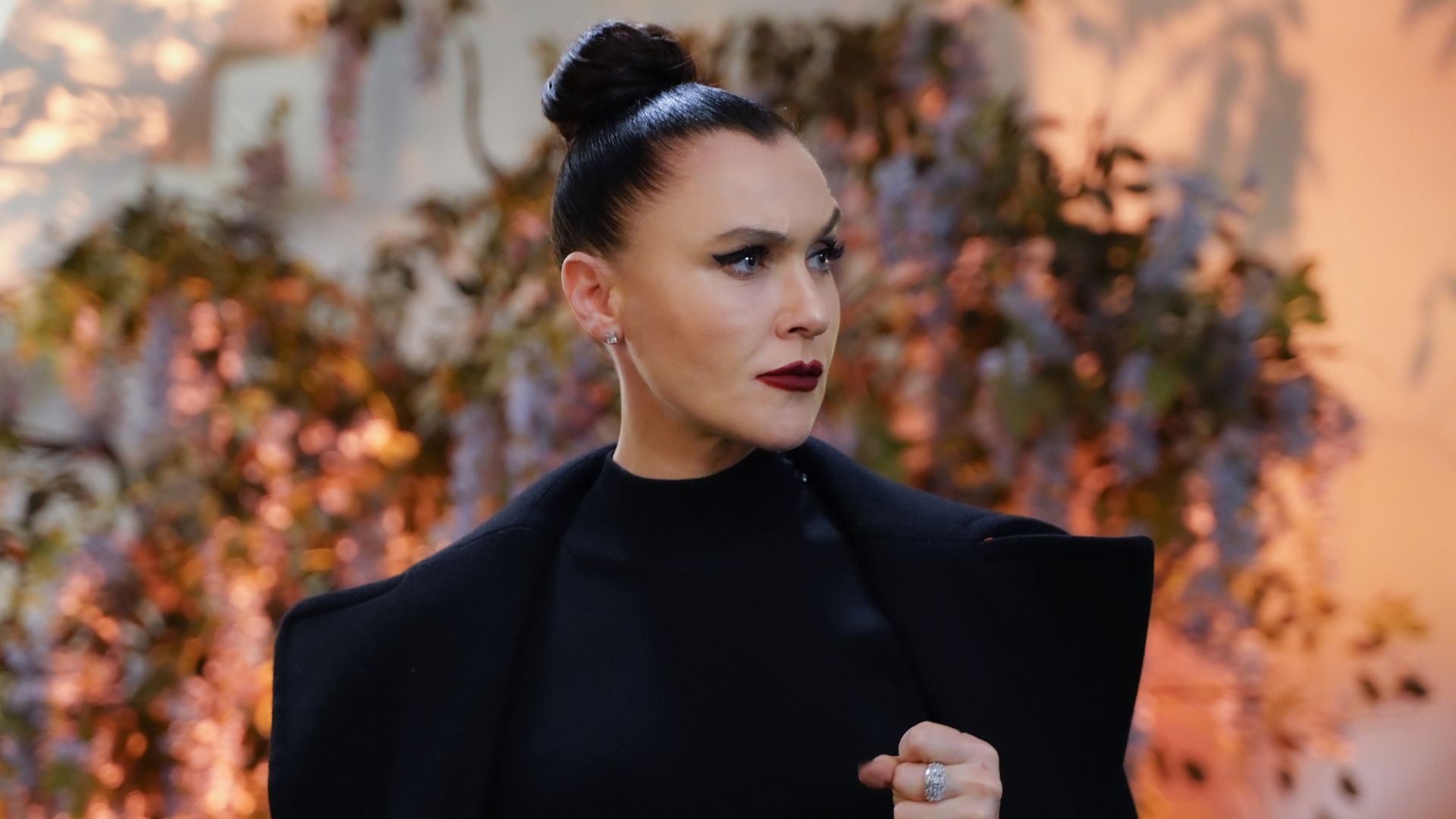 Sevval Sam (Ender) in una scena di Forbidden Fruit 4