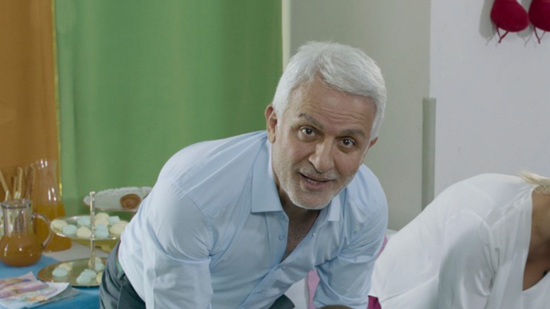 Talat Bulut (Halit) in una scena di Forbidden Fruit 3