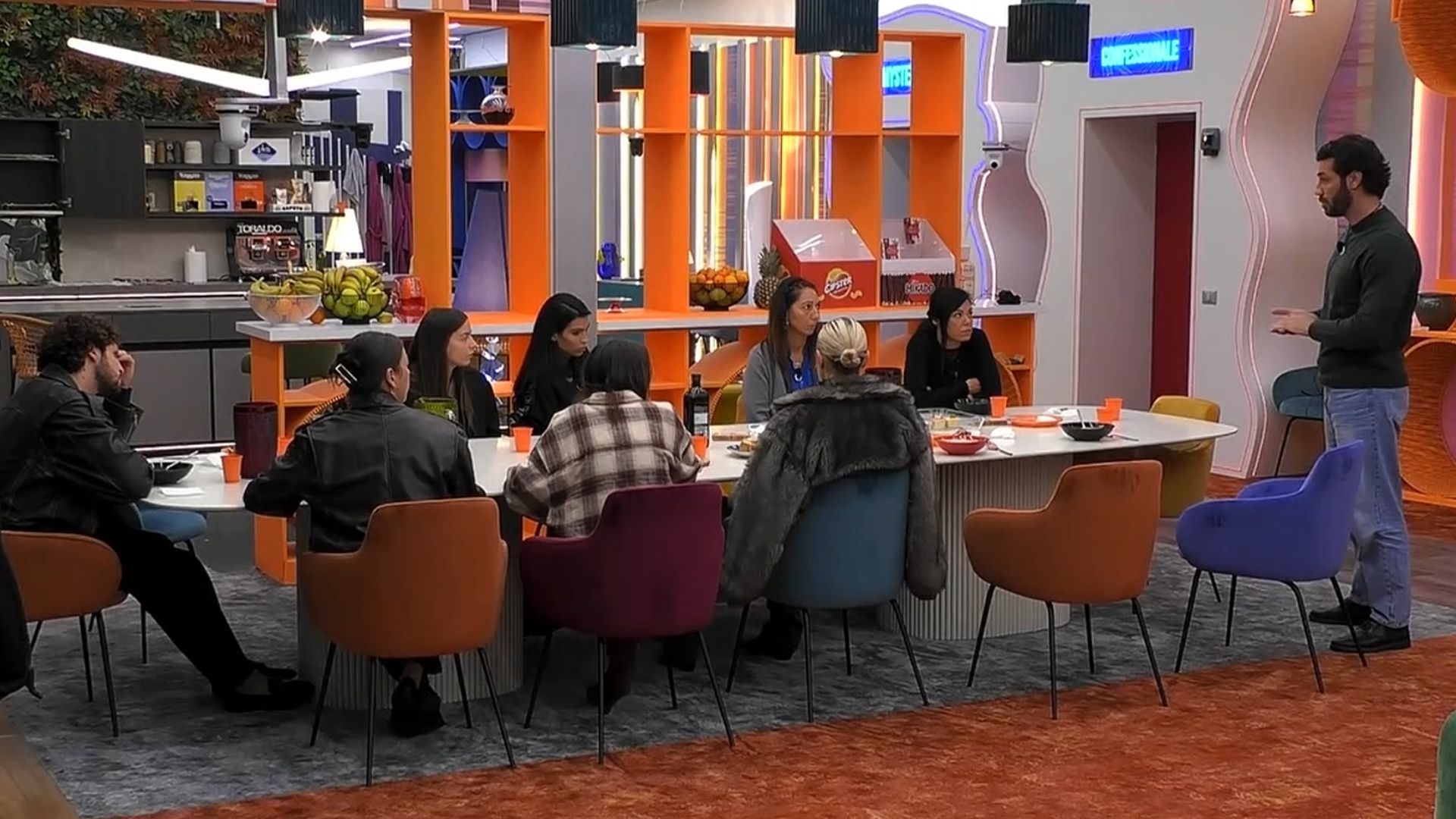 Omer Elomari si scusa con gli inquilini 