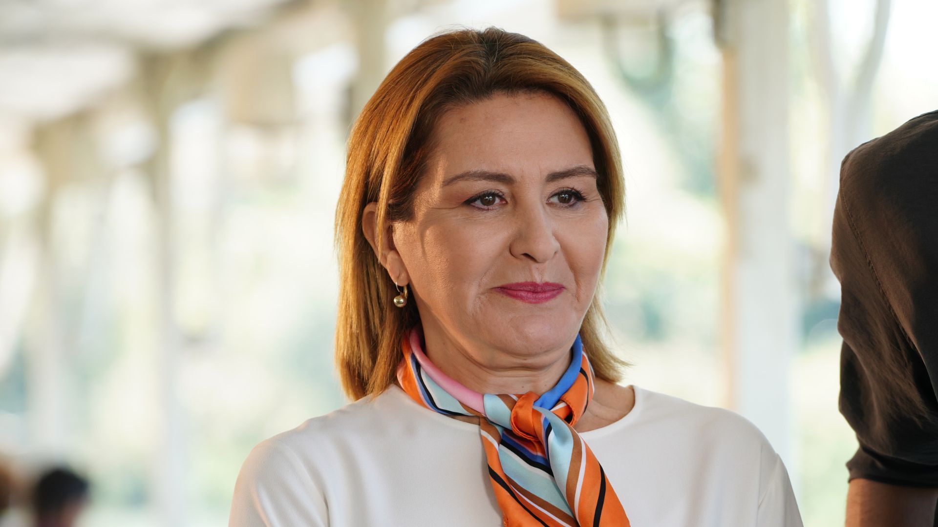 Ozlem Turkad (Sureyya Yilmaz) in una scena di Racconto di una notte